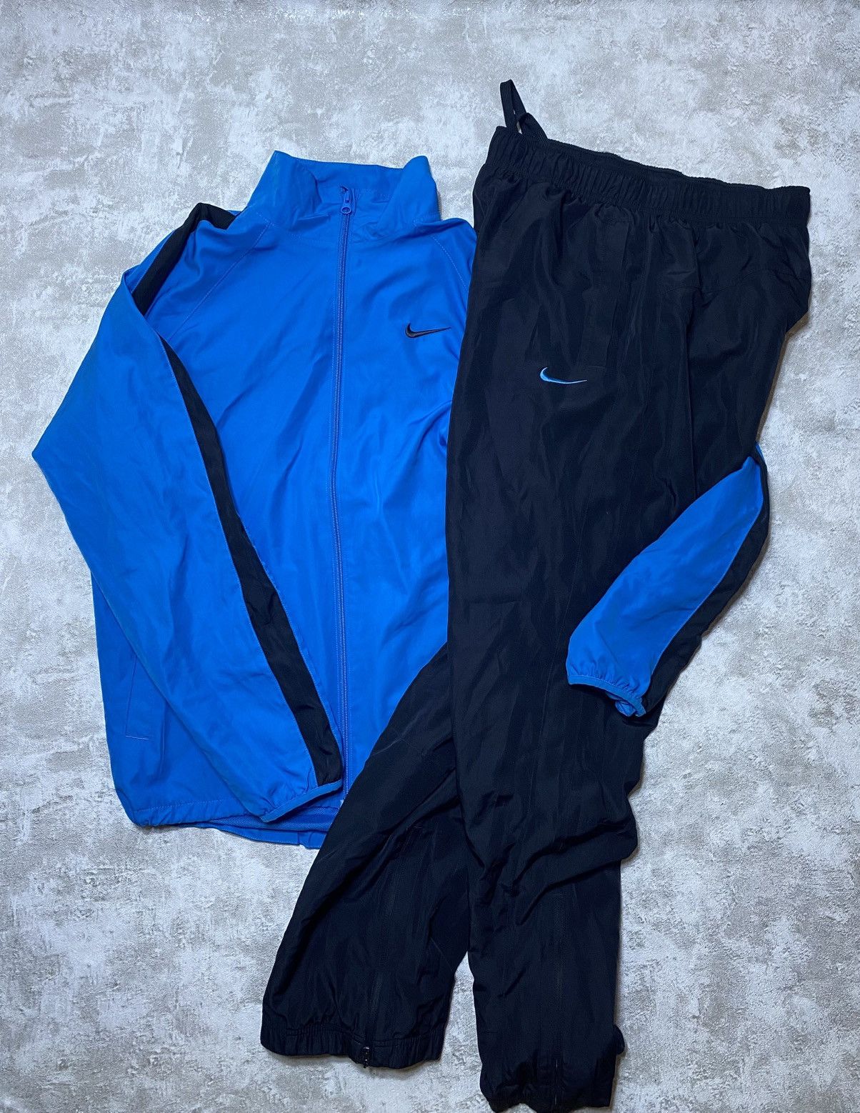 Nike Rare Vintage Nike Nylon Track Suit Y2K Swoosh Drill Size US 32 / EU 48 - 1 Thumbnail