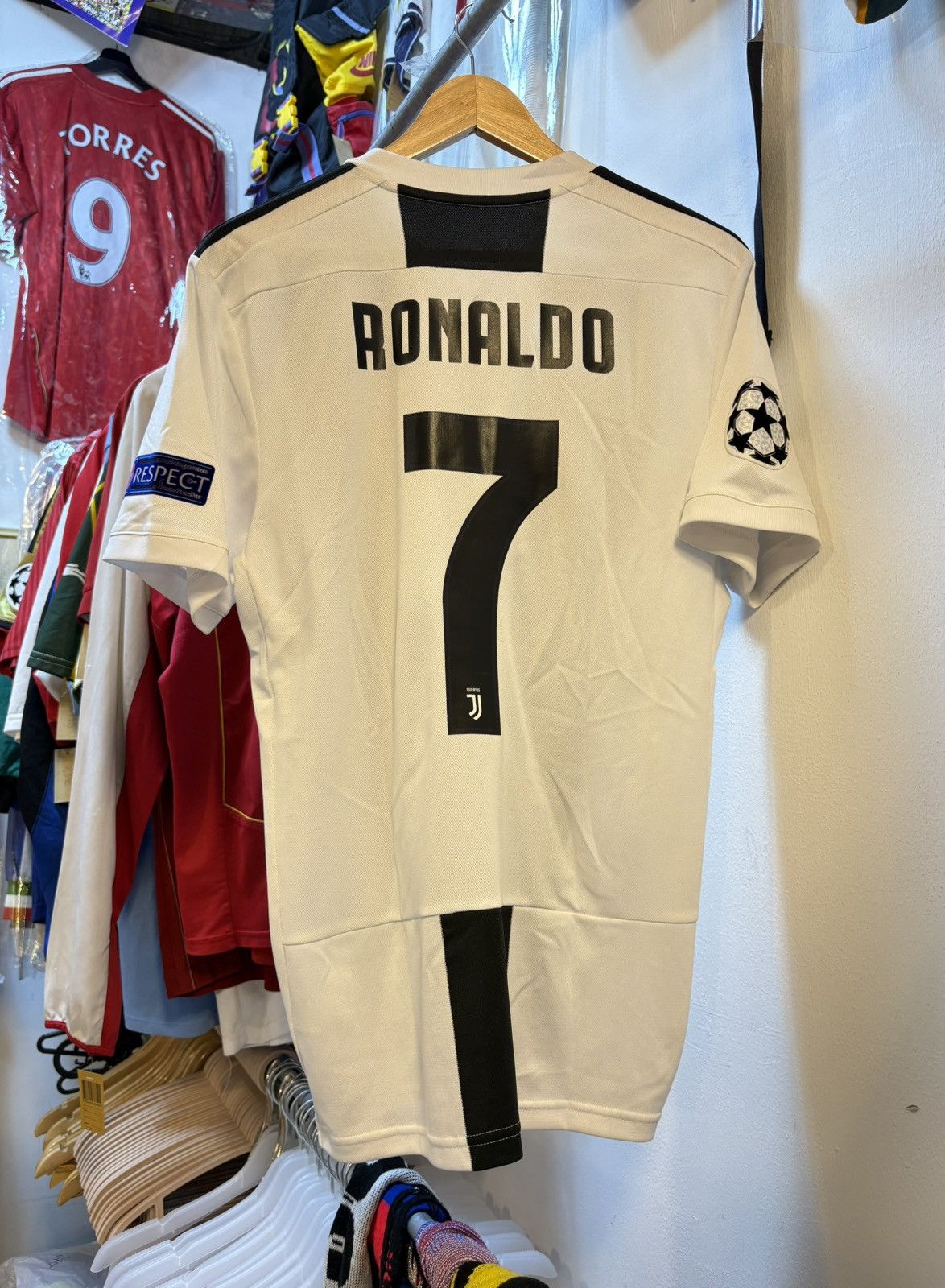 Adidas 2018-2019 Juventus FC CR 7 New with tag Size US M / EU 48-50 / 2 - 1 Thumbnail