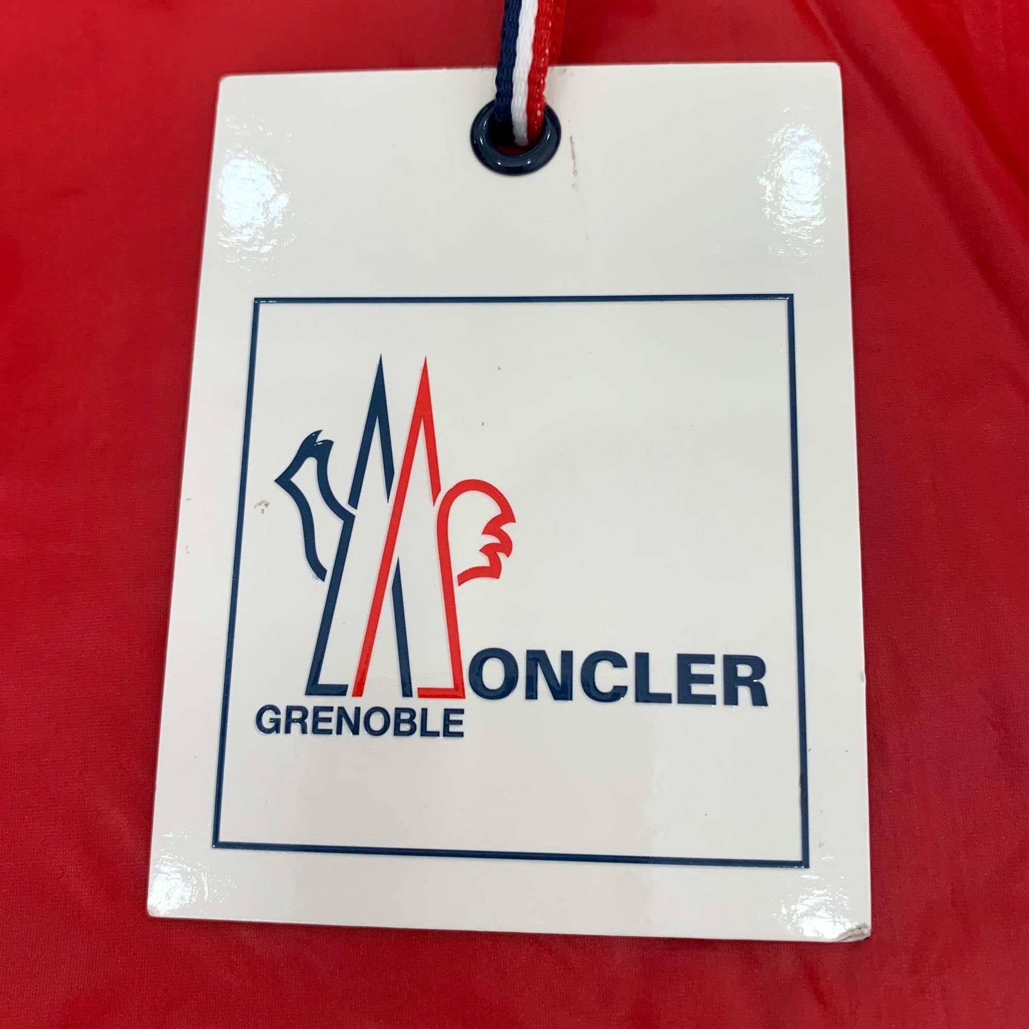 Moncler [Moncler] Military Green Embroidered Logo Notch Lapel Down V Size US L / EU 52-54 / 3 - 6 Thumbnail