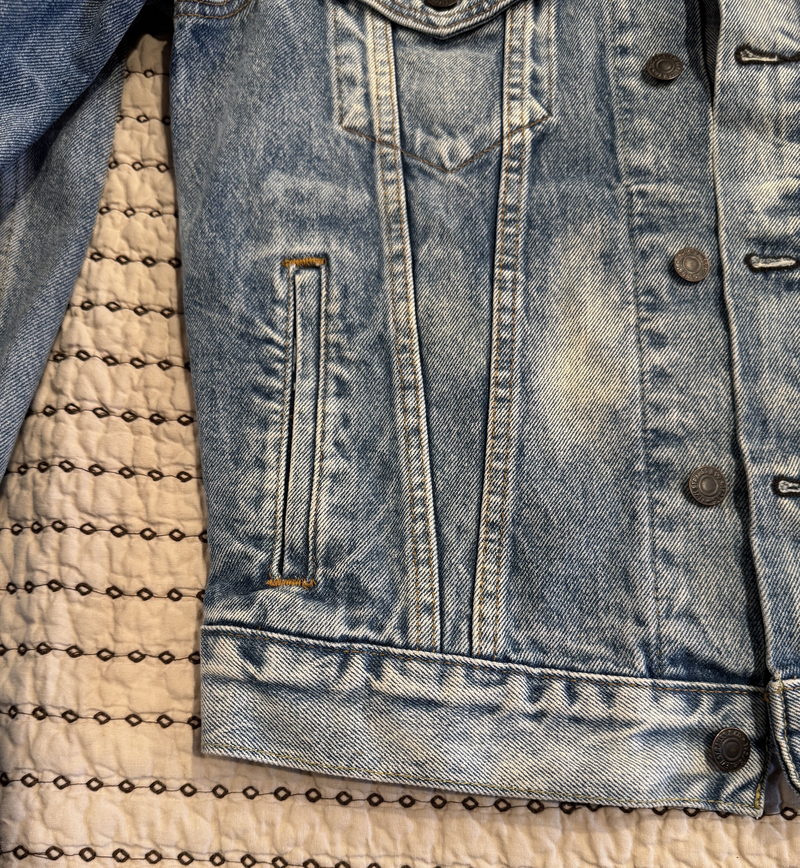 Levi's LEVI'S DISTRESSED ACID WASH DENIM JACKET SIZE SMALL Size US S / EU 44-46 / 1 - 7 Thumbnail