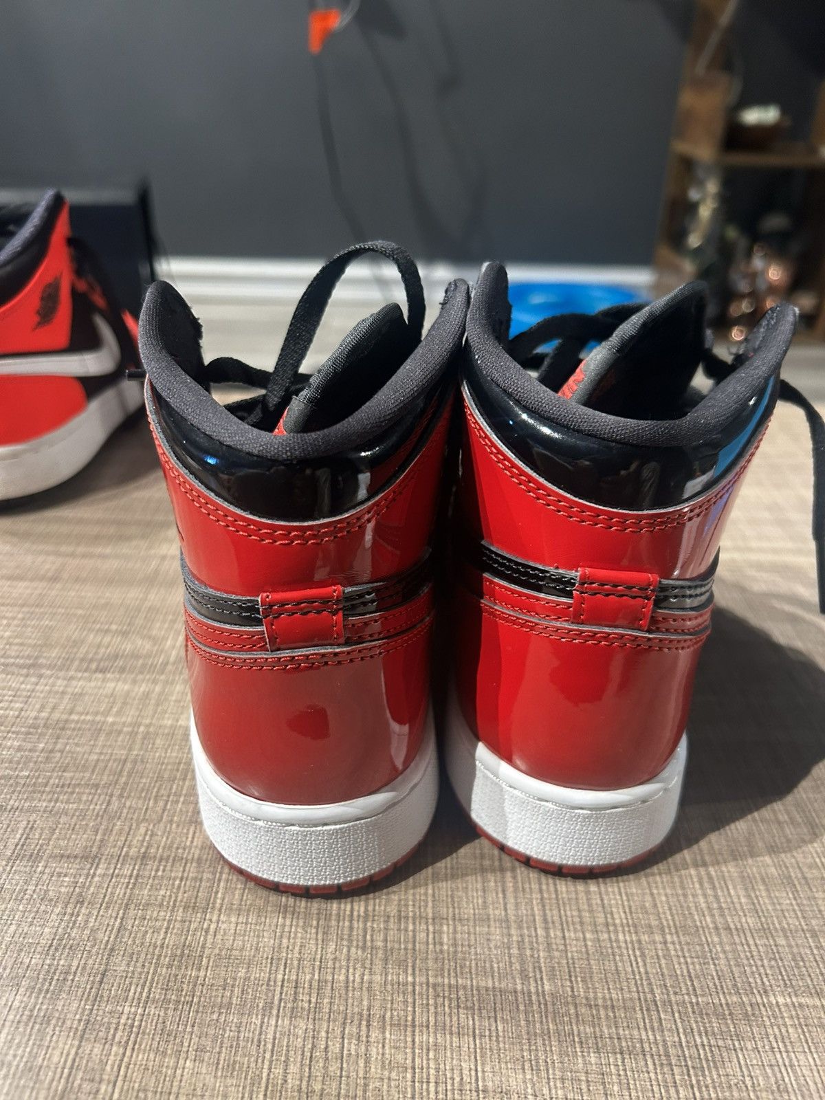 Jordan Brand × Nike Jordan 1 Retro High OG Patent bred Size US 5 / EU 37 - 4 Thumbnail