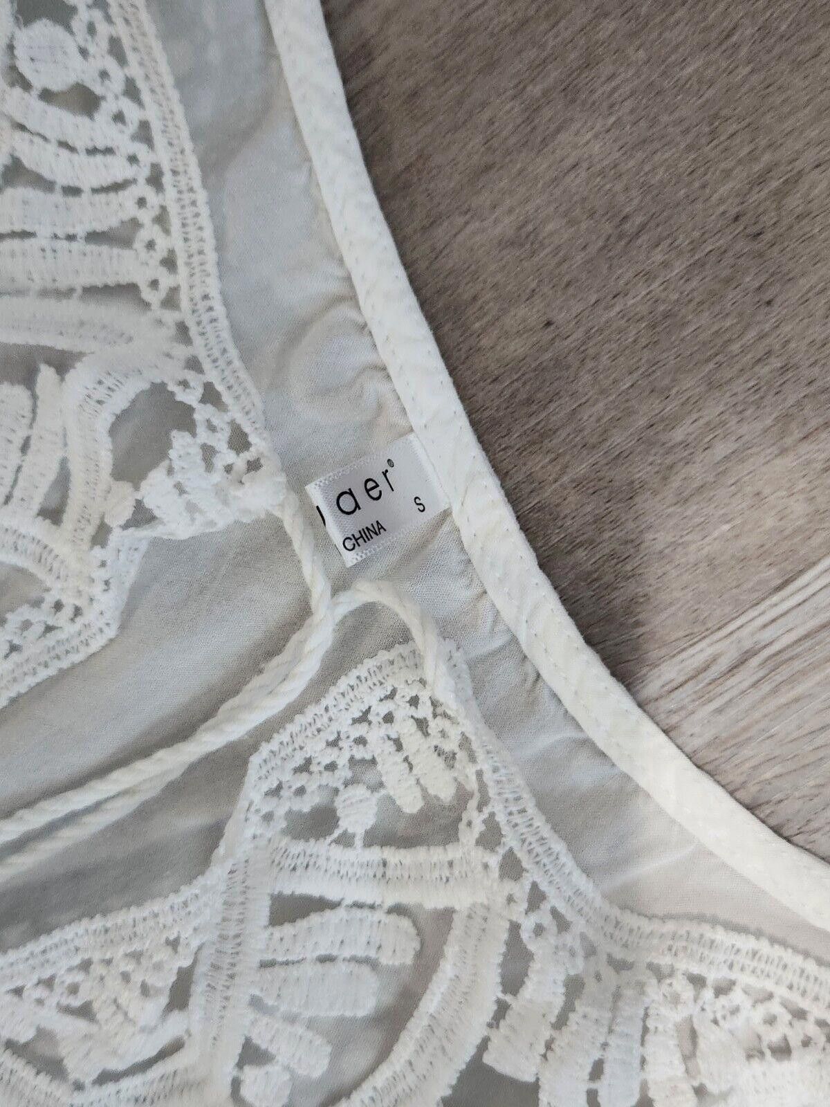 Designer Ekouaer Top Small White Lace Neck Blouse Boho V Neck tunic Size S / US 4 / IT 40 - 3 Thumbnail