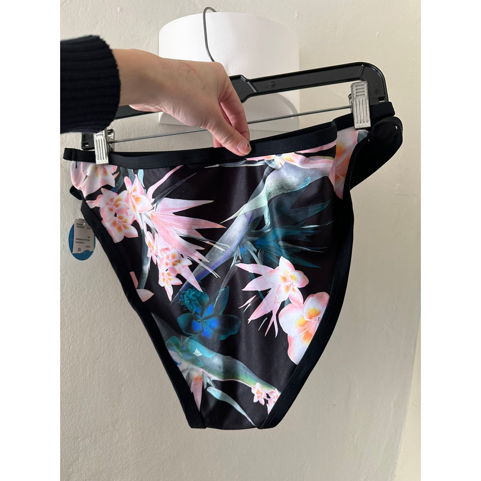 Forever 21 Forever 21 Swimwear Bottoms Black Floral 0X Size ONE SIZE - 3 Thumbnail