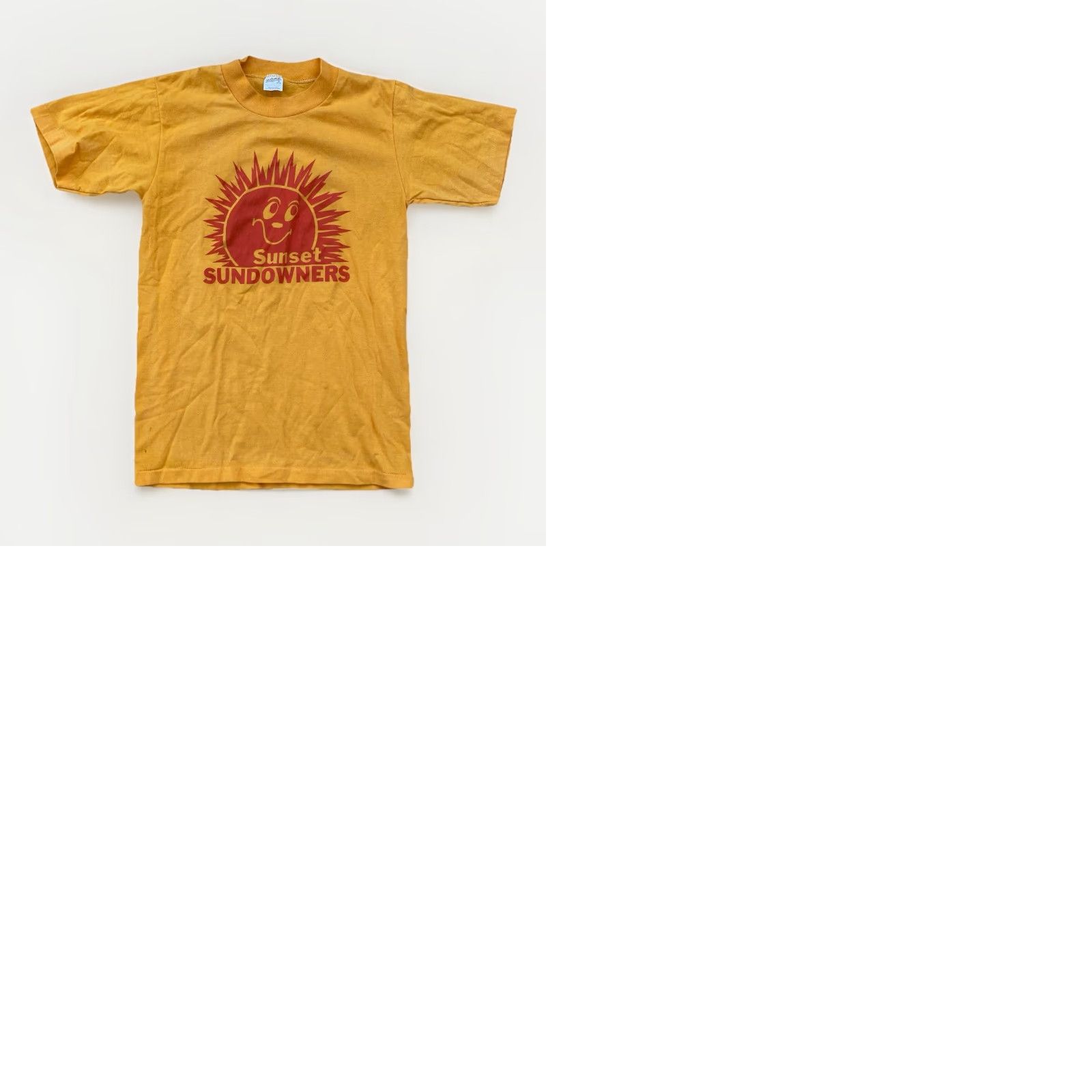 Vintage VINTAGE Sportswear T-Shirt Short Sleeve Men S Yellow USA Graphic Print 1980s Sunset Sundowners Small Size US S / EU 44-46 / 1 - 12 Thumbnail