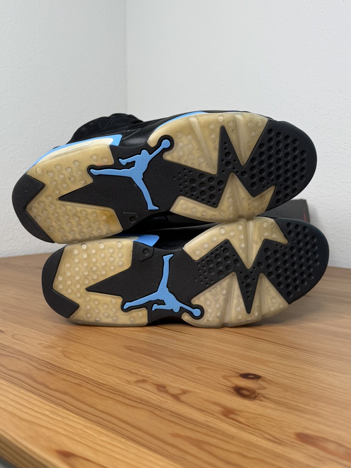 Nike Nike Air Jordan 6 Retro UNC Factory Mismatch Size US 9.5 / EU 42-43 - 5 Thumbnail