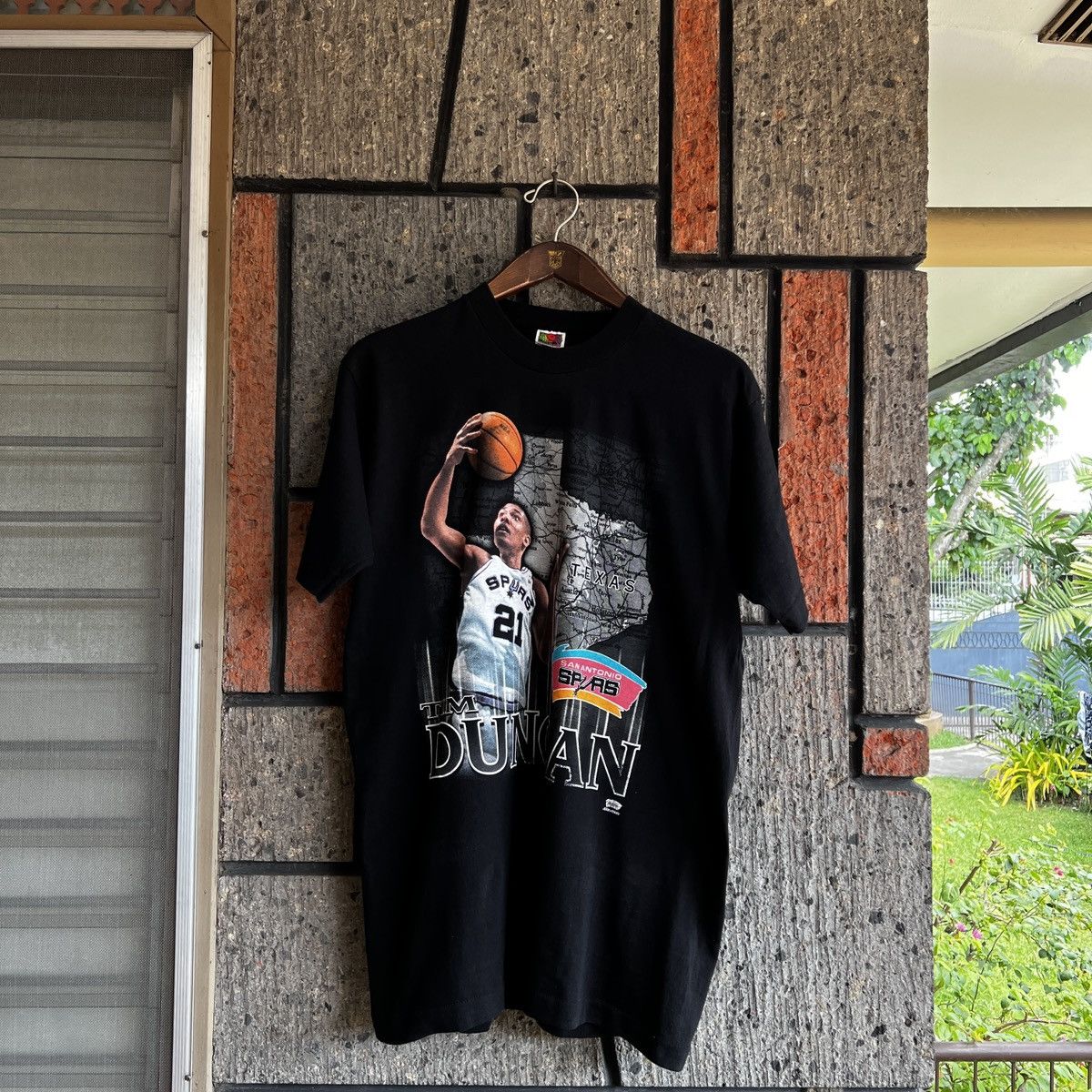 Fruit Of The Loom × NBA × Vintage VTG ‘90s Tim Duncan San Antonio Spurs Basketball Tee Shirt Size US L / EU 52-54 / 3 - 3 Thumbnail