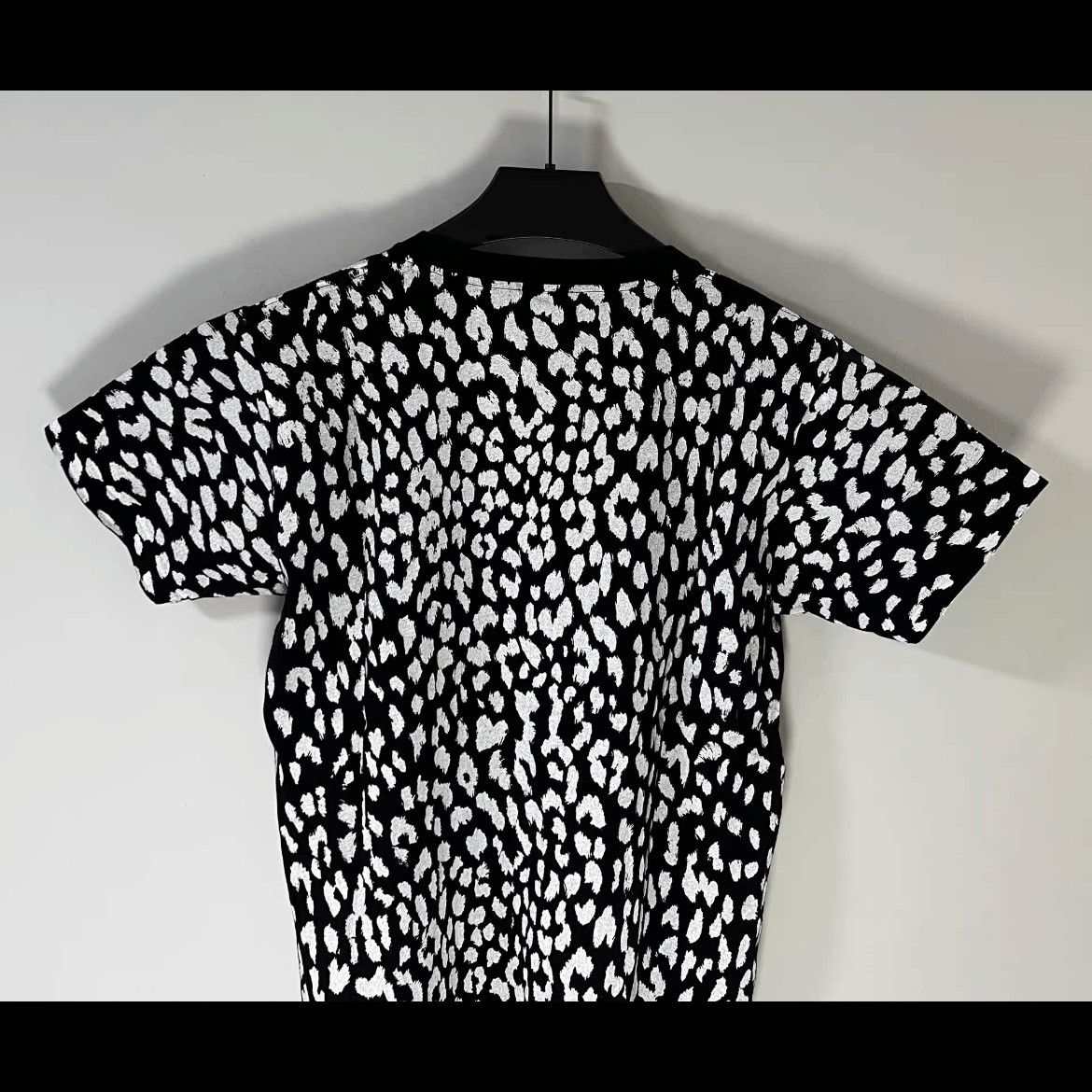 Saint Laurent Paris Saint Laurent Paris Leopard S/S Tee Size US M / EU 48-50 / 2 - 4 Thumbnail
