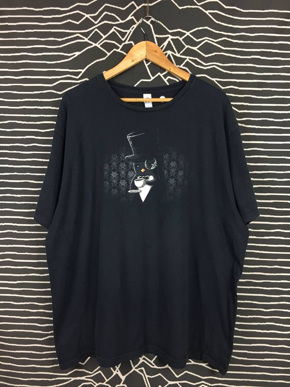 Other Shirt Woot! Indubiously Penguin Graphic Tee Size US XXL / EU 58 / 5 - 2 Thumbnail