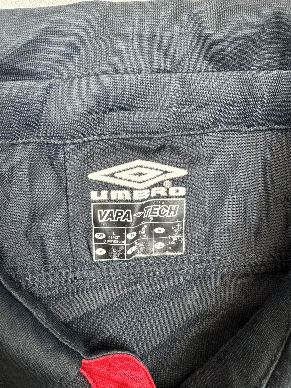 Umbro Olympique Lyonnais Lyon 2003/04 | Large L Size US L / EU 52-54 / 3 - 5 Thumbnail