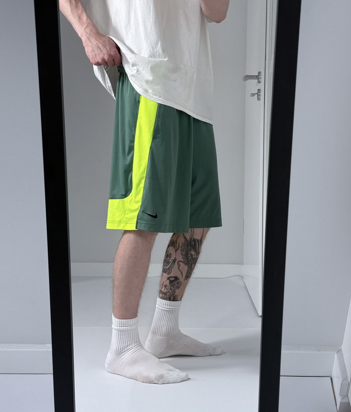 Nike Vintage Nike y2k streetwear oversize track shorts Size US 36 / EU 52 - 3 Thumbnail
