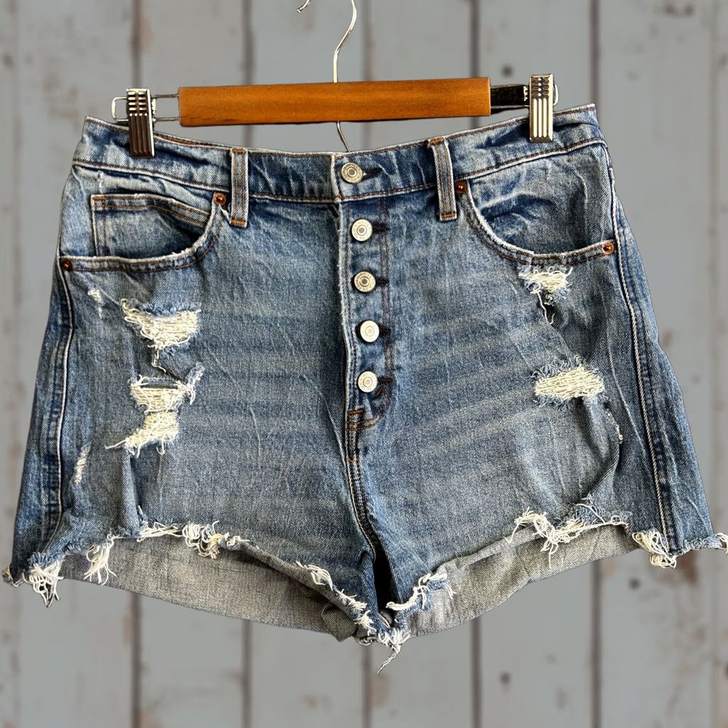 Abercrombie & Fitch VINTAGE Abercrombie & Fitch Denim Jean Shorts Womens 12 31 Ultra High Rise Mom Distresse Blue 5-Pocket Womens Boys Girls Mens Size 34" / US 12 / IT 48 - 1 Thumbnail