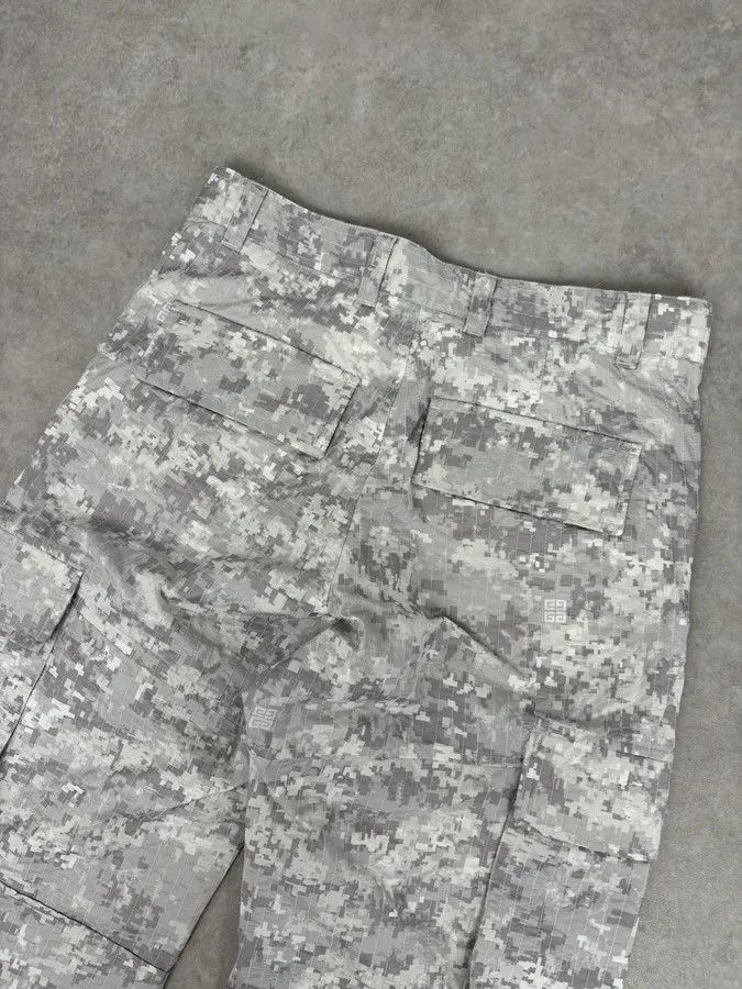 Givenchy SS2023 Givenchy Camo White Distressed Cargo Pants Size US 32 / EU 48 - 8 Thumbnail