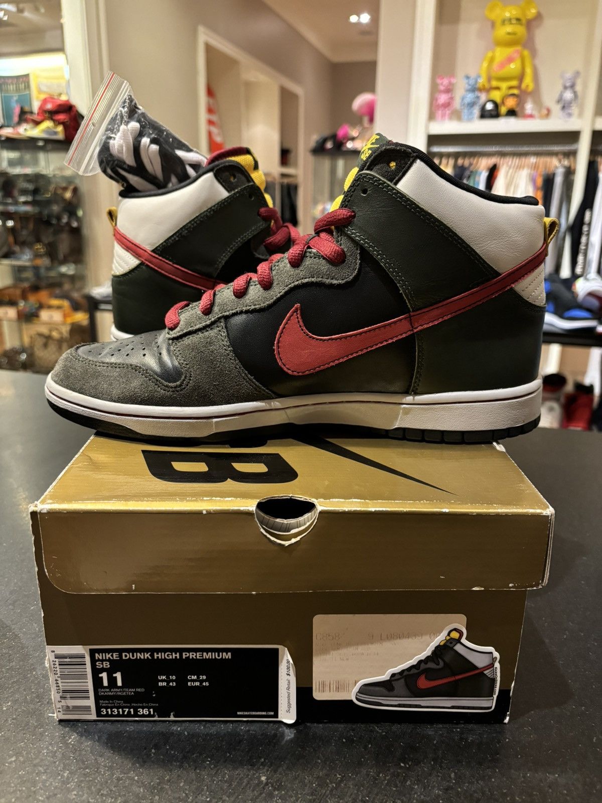 Nike Nike Dunk High Premium SB ‘Boba Fett’ Size US 11 / EU 44 - 5 Thumbnail