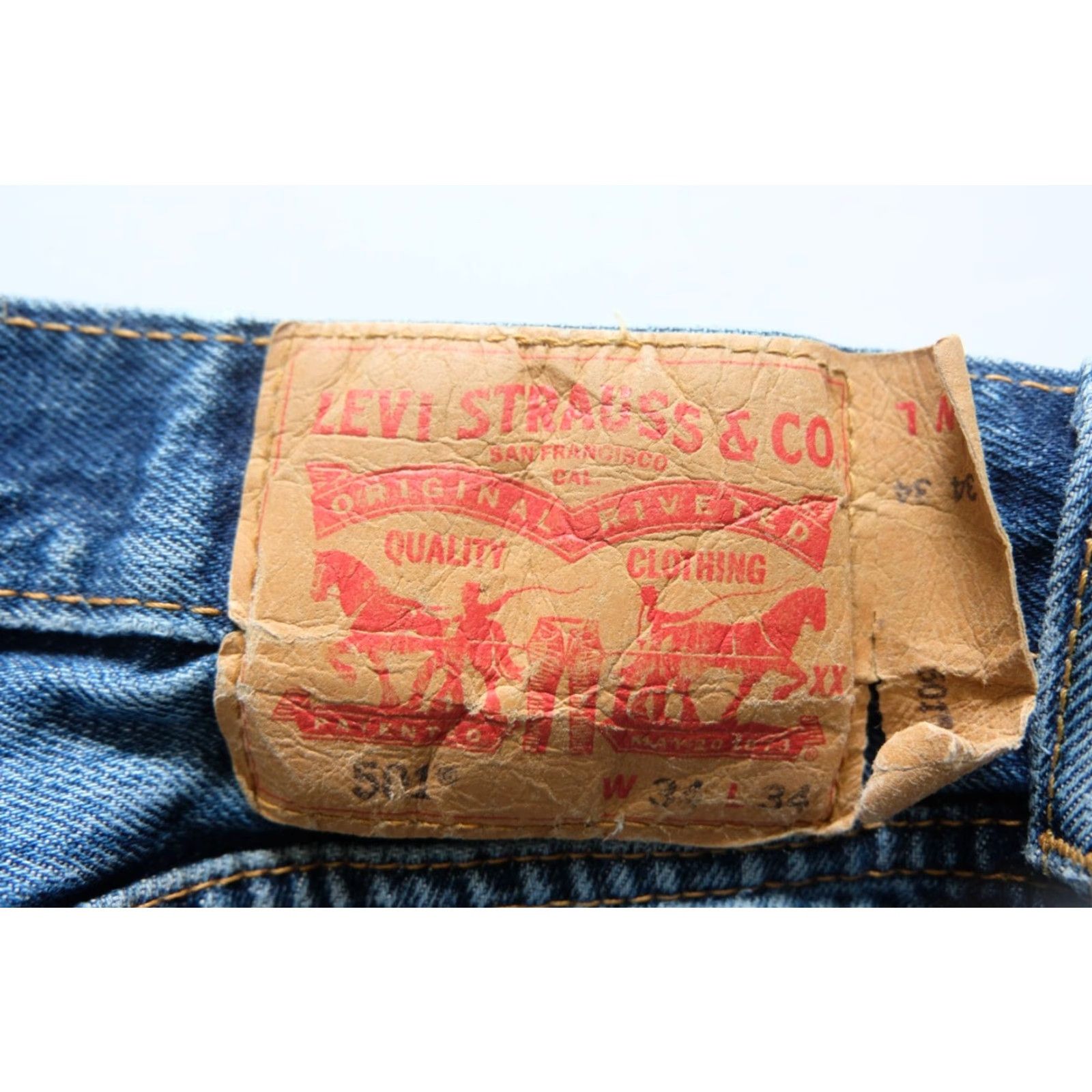Levi's VINTAGE Levi's LEVIS STRAUSS 501 VTG Y2K BLUE JEANS Distressed Button Fly Cotton SZ 34x34 Mens Jeans Size US 36 / EU 52 - 5 Thumbnail