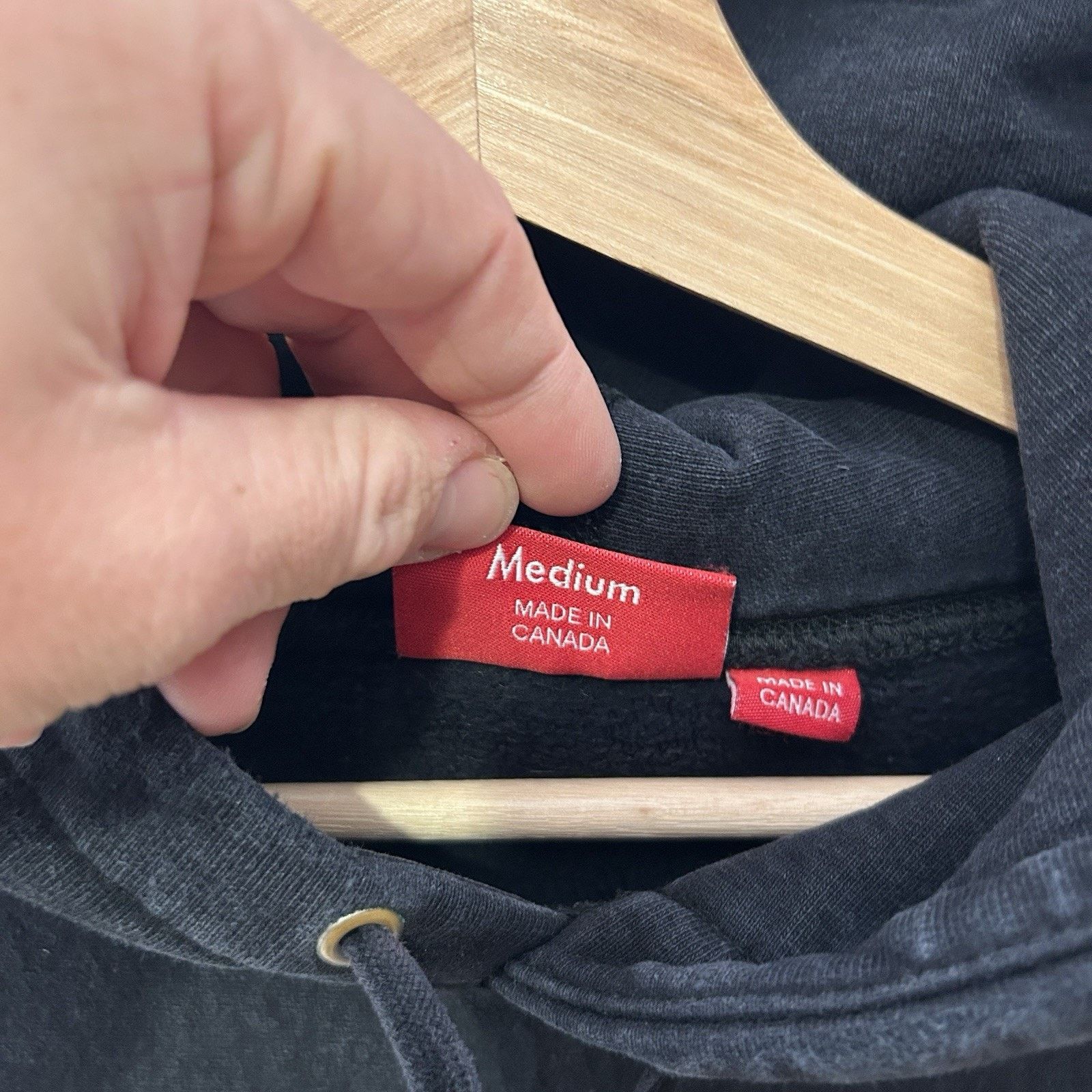 Supreme Supreme Gradient Sleeve Logo Hooded Sweatshirt “Black” FW18 Size US M / EU 48-50 / 2 - 11 Thumbnail