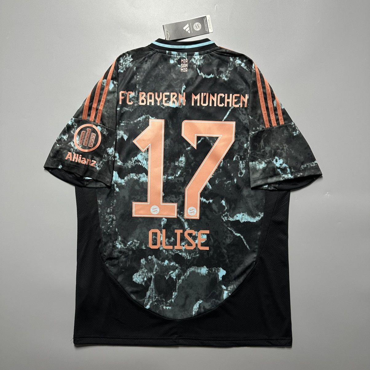 Vintage BAYERN ADIDAS 2024/2025 FOOTBALL AWAY JERSEY #17 OLISE Size US L / EU 52-54 / 3 - 1 Thumbnail