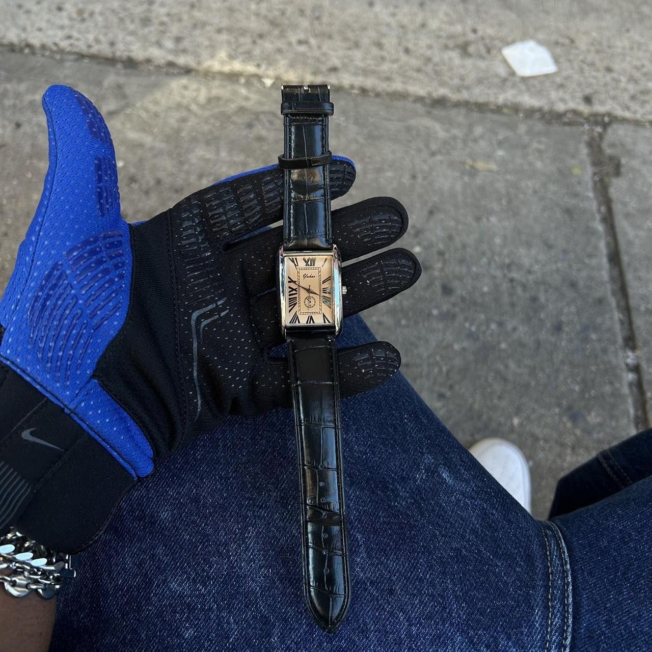 Vintage Vintage 2000s Style Black Rectangular Quartz Leather Watch Size ONE SIZE - 4 Thumbnail