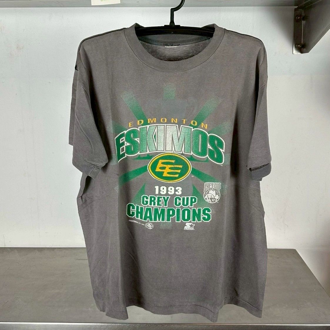 Vintage Vtg 1993 Edmonton Eskimos Grey Cup Champions CFL T-shirt Size US XL / EU 56 / 4 - 1 Thumbnail