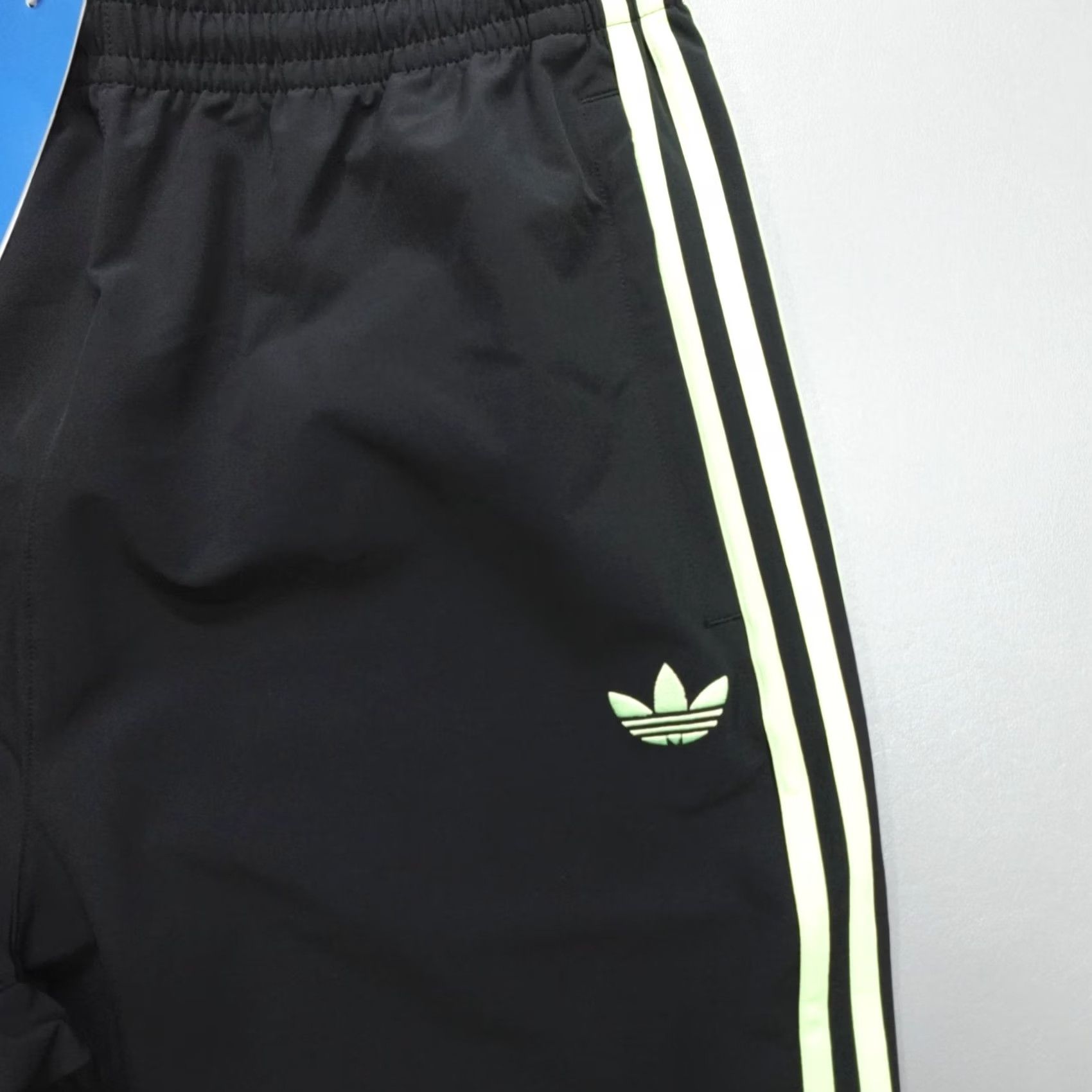 Adidas adidas Originals adiColor Woven Drill Track Pants Men’s Size S JW5911 Black Size US 29 - 2 Thumbnail
