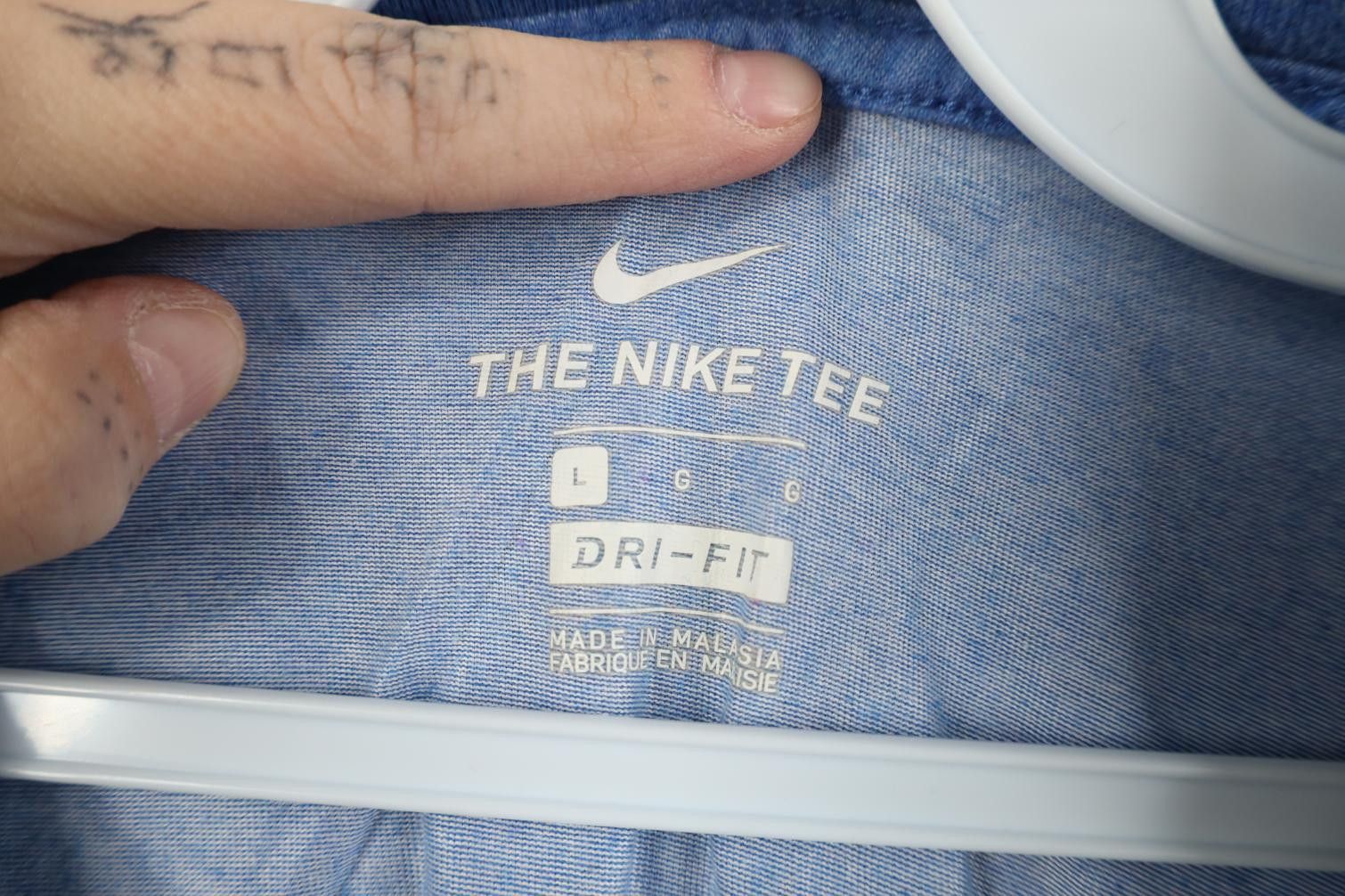 Nike Y2K Nike Scott Mini Swoosh Jersey Knit Short Sleeve T-Shirt Size US L / EU 52-54 / 3 - 8 Thumbnail