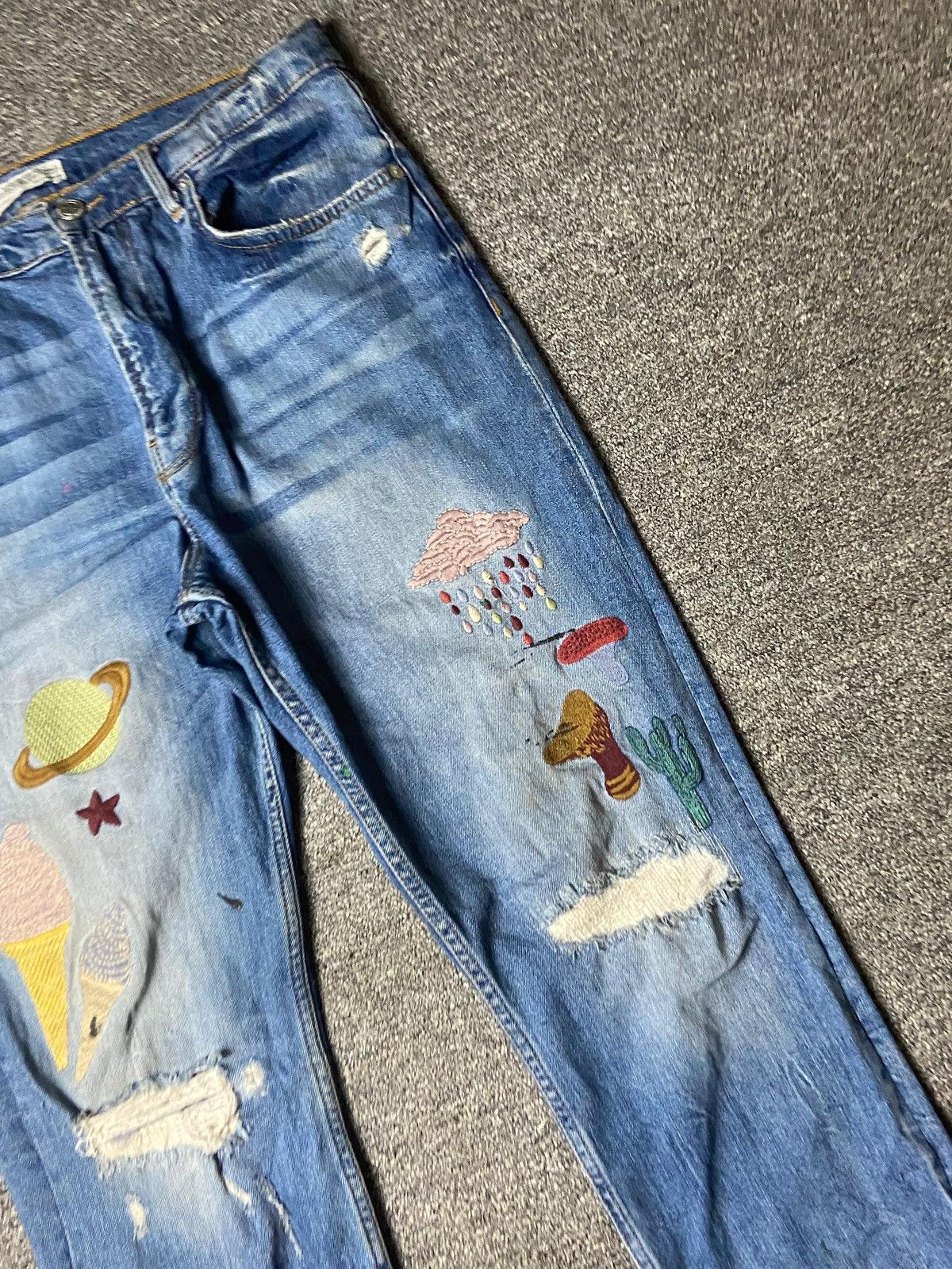 Zara Zara Women Embroidered Distressed Jeans (145) Size 31" - 3 Thumbnail