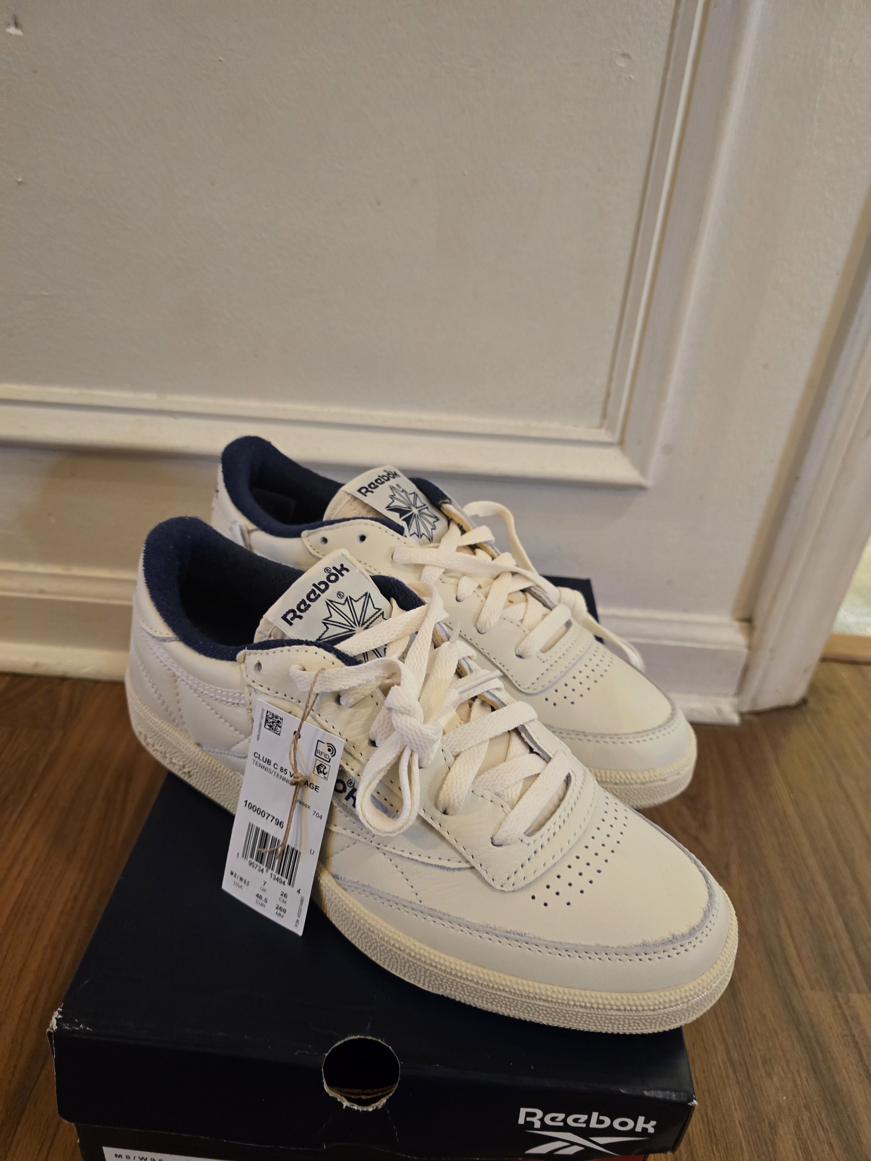 Reebok Reebok Club C 85 Vintage Navy sz 8 Size US 8 / EU 41 - 1 Thumbnail