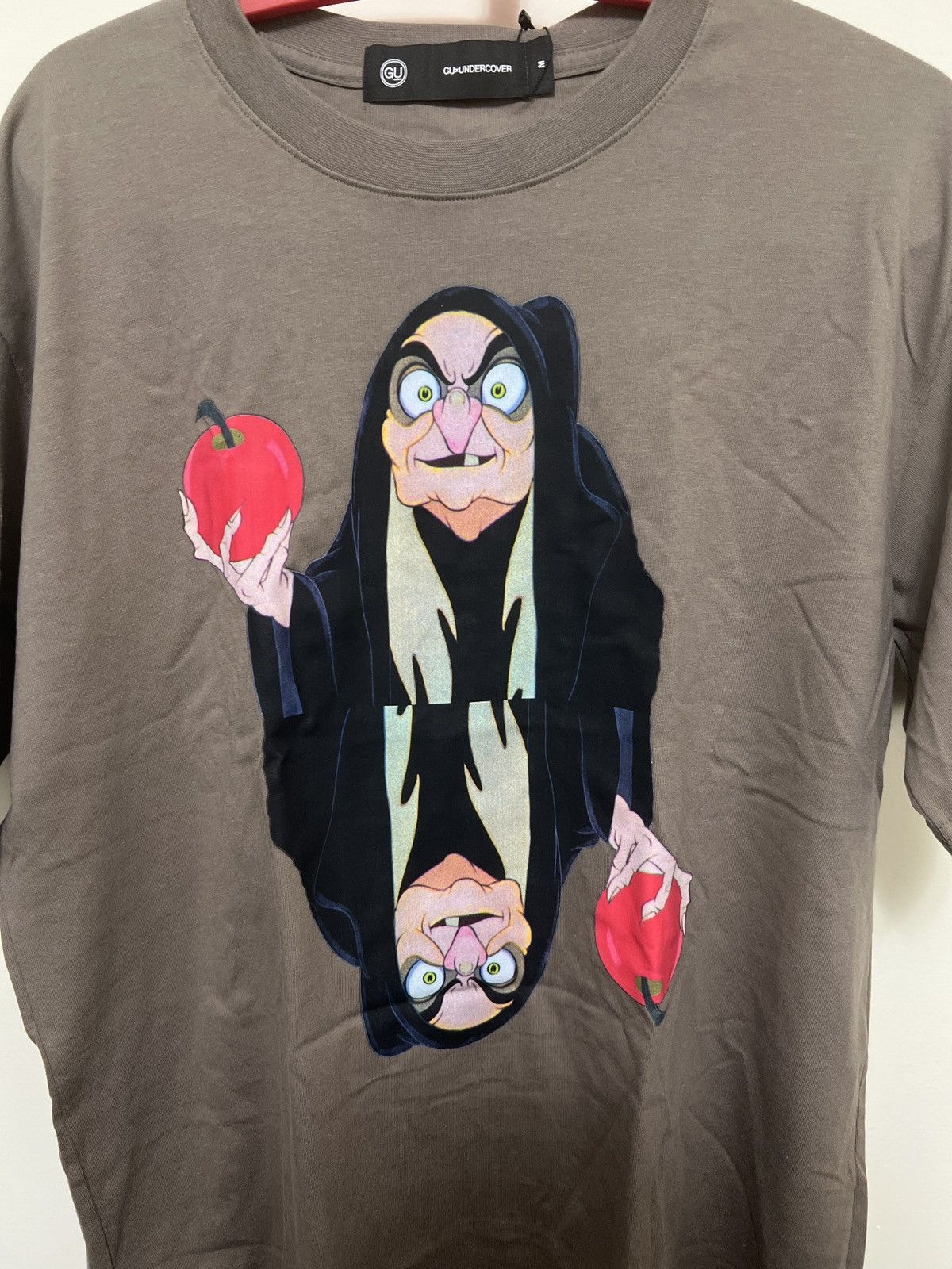 GU × Undercover Undercover GU snow white witch Tee Size US M / EU 48-50 / 2 - 10 Thumbnail