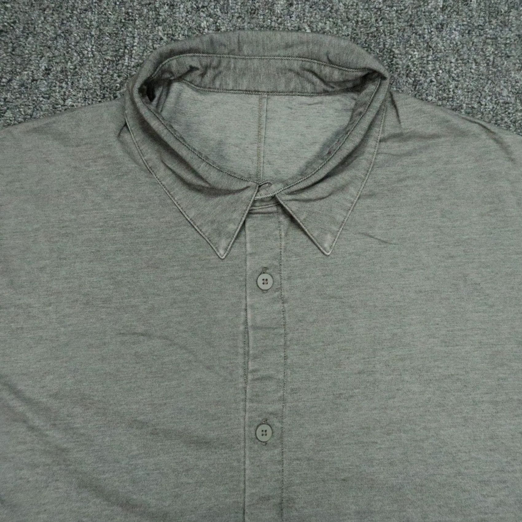 Lululemon Lululemon Shirt Mens XL Gray Commission Long Sleeve Button Oxford Athletic Fit Shirt Size US XL / EU 56 / 4 - 2 Thumbnail