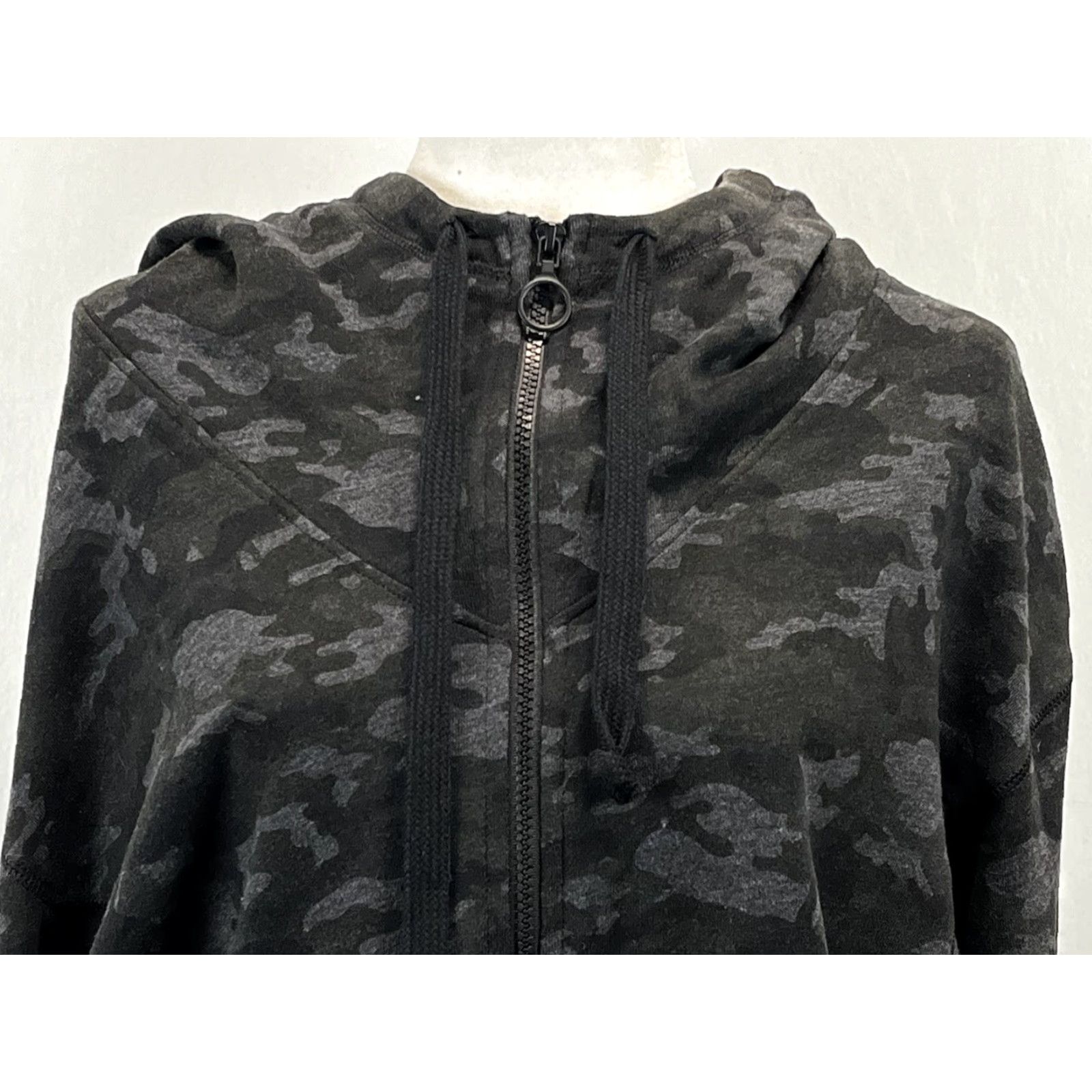 Fabletics Fabletics Oversized Full Zip Hoodie Sweatshirt M Camo Activewear Womens Size M / US 6-8 / IT 42-44 - 5 Thumbnail