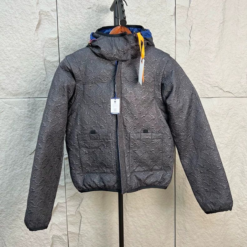 Louis Vuitton Louis Vuitton Sleeve zipper detachable double-sided hooded Size XS / US 0-2 / IT 36-38 - 1 Thumbnail