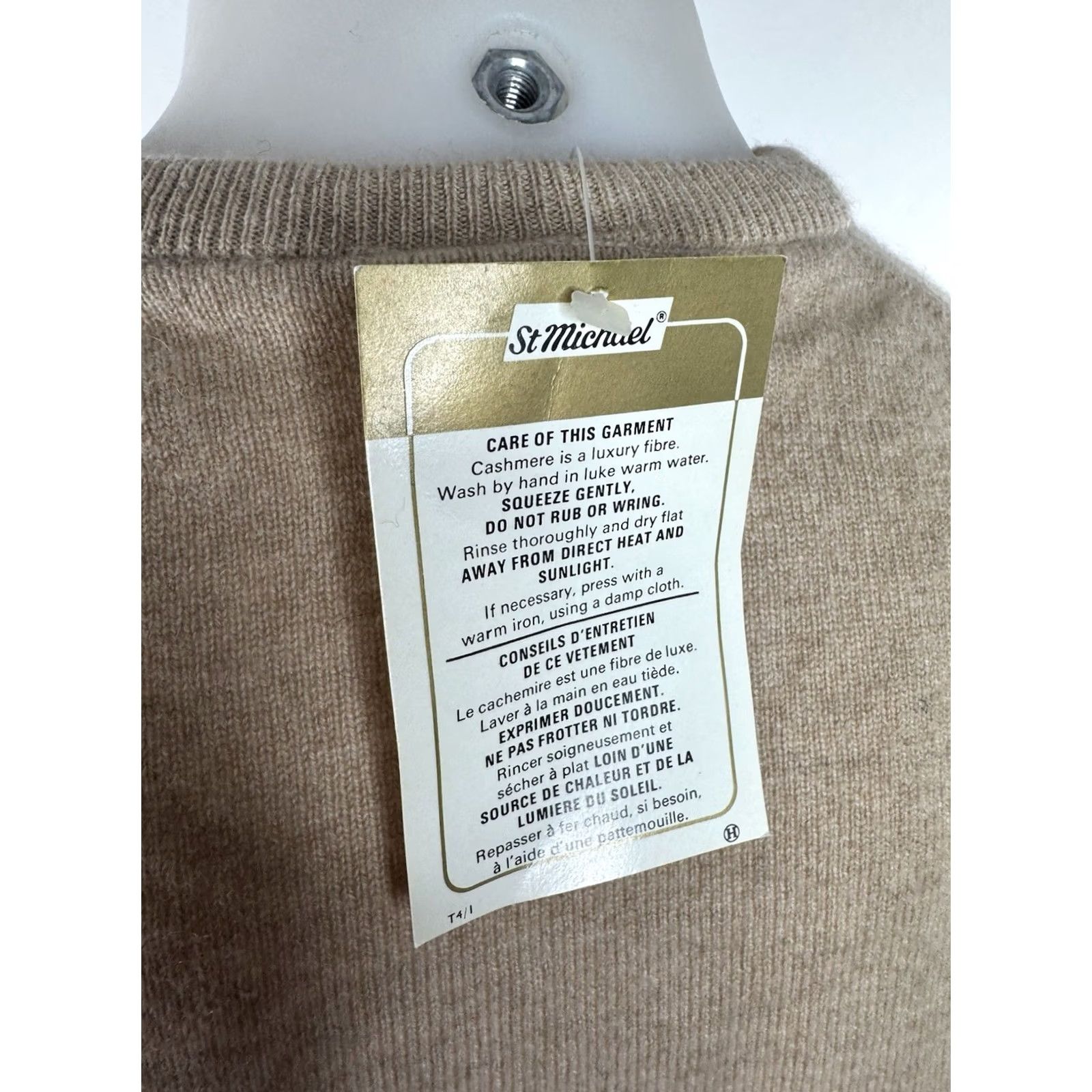 Vintage St. Michael - Cashmere Vintage Sweater M V-Neck Pullover Mens 46 48 Light Brown Tan Wool Knitted Pullover Cashmere 90s J16 Size US M / EU 48-50 / 2 - 4 Thumbnail
