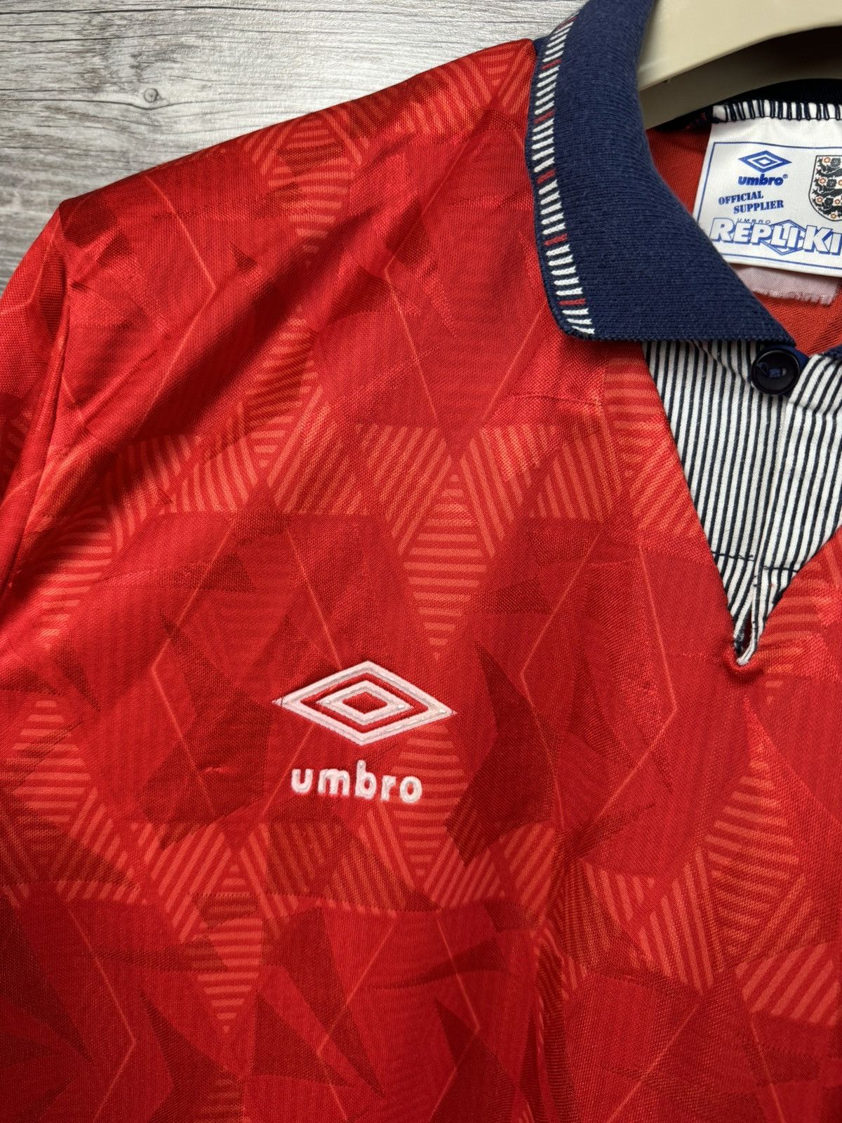 Umbro ARCHIVE RARE ENGLAND 1990-1992 ORIGINAL VTG JERSEY Size L Size US L / EU 52-54 / 3 - 5 Thumbnail