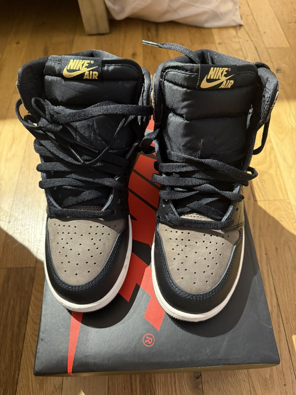 Jordan Brand Jordan 1 Mocha Size US 6 / EU 39 - 1 Thumbnail