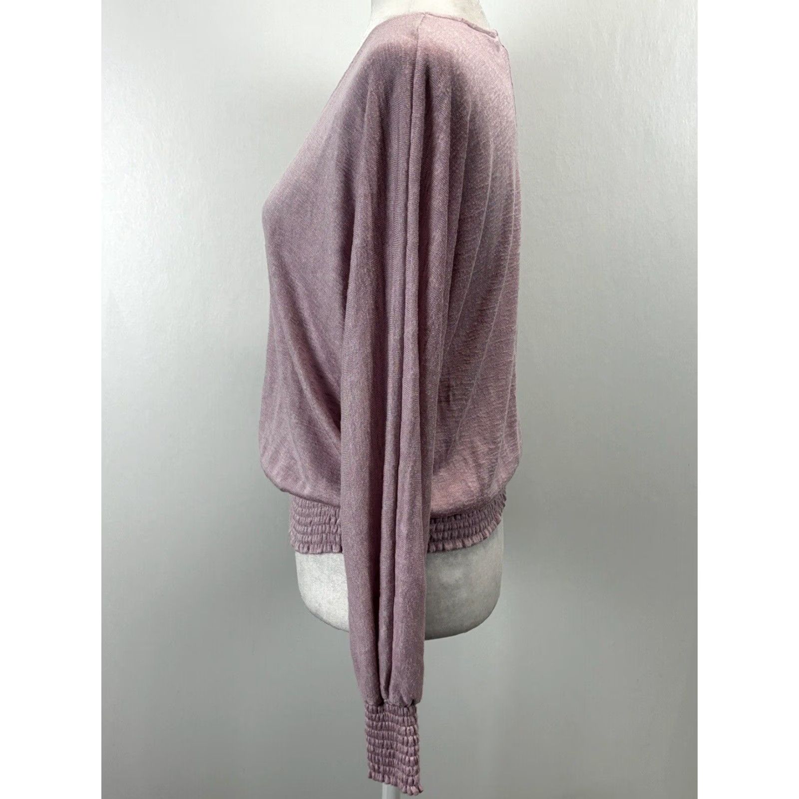 Vintage Evereve Lilac V-Neck Sweater XS Fine Knit Ruched Sleeves Womens Purple Pullover Size XS / US 0-2 / IT 36-38 - 2 Thumbnail