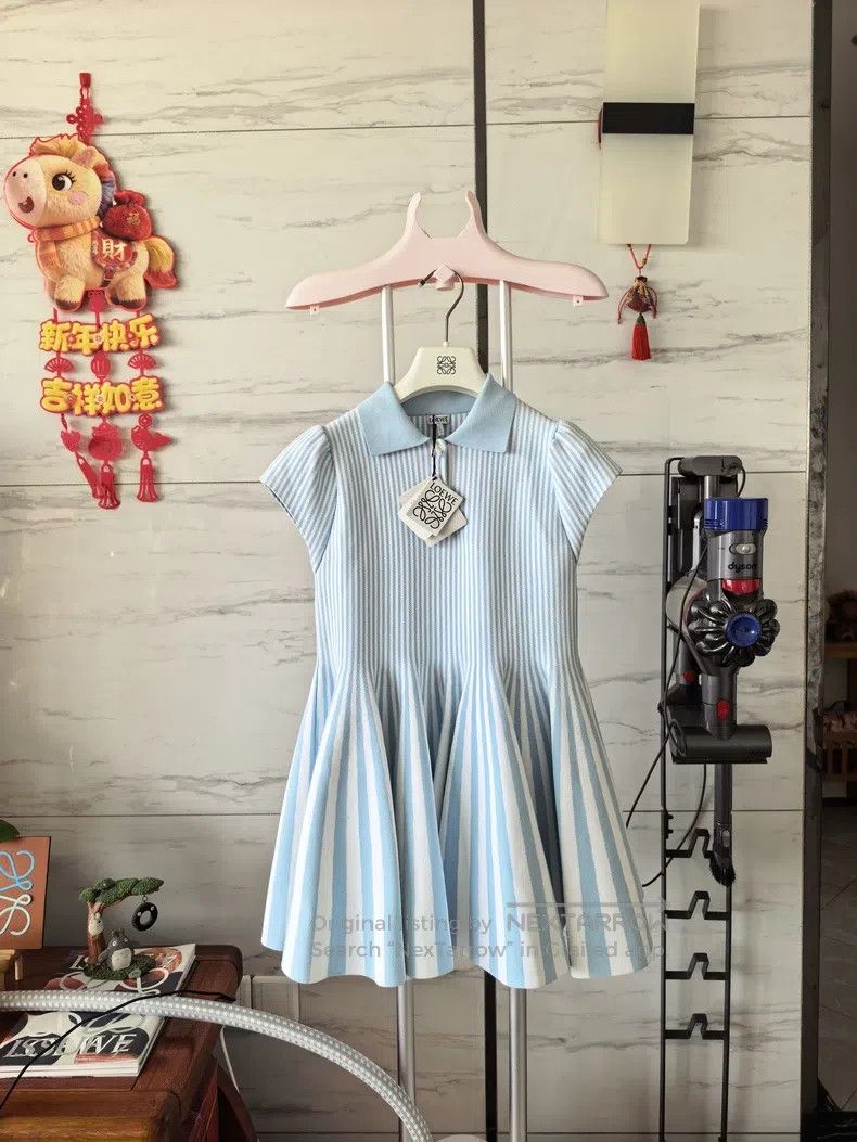 Loewe Loewe Collar short sleeve pleated dress Size M / US 6-8 / IT 42-44 - 1 Thumbnail