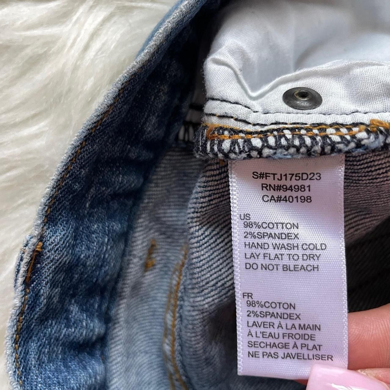 Forever 21 Y2K Distressed Denim Mini Skirt Size 30" / US 8 / IT 44 - 7 Thumbnail