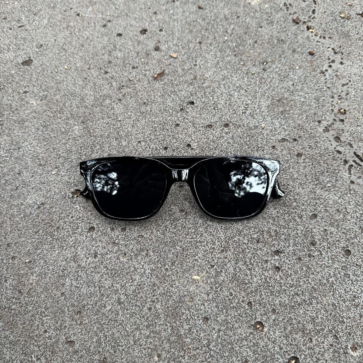 Other Y2K Unisex Sunglasses Retro Fashion Shades KD1261-02 Size ONE SIZE - 1 Thumbnail