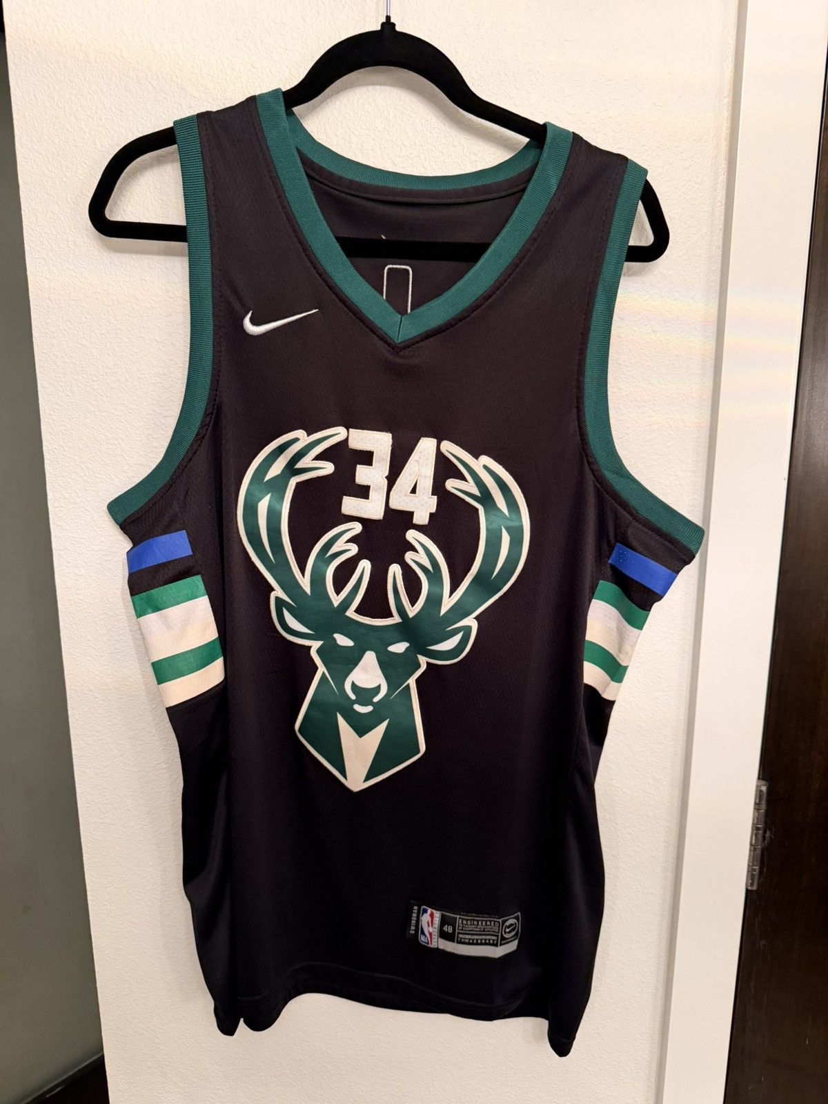 Nike Bucks Giannis Antetokounmpo jersey Size US M / EU 48-50 / 2 - 1 Thumbnail