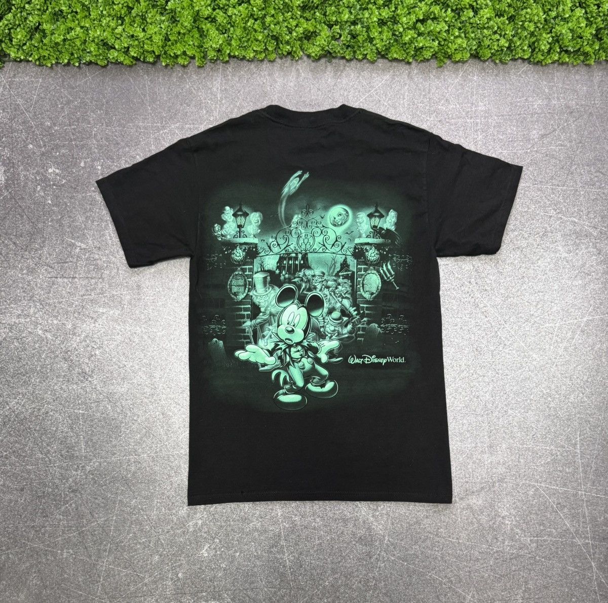 Disney Vintage Halloween 20014 Mickey Disneyland Graphic print tee Size US S / EU 44-46 / 1 - 2 Thumbnail