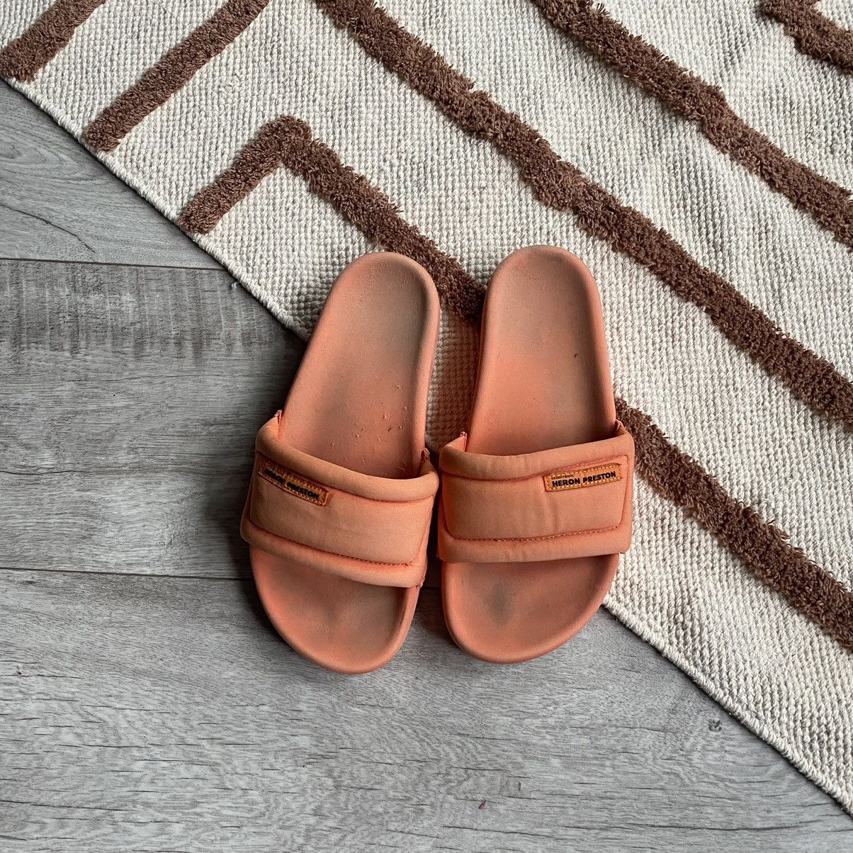 Heron Preston HERON PRESTON ORANGE SLIDES SHOES Size US 7 / IT 37 - 3 Thumbnail