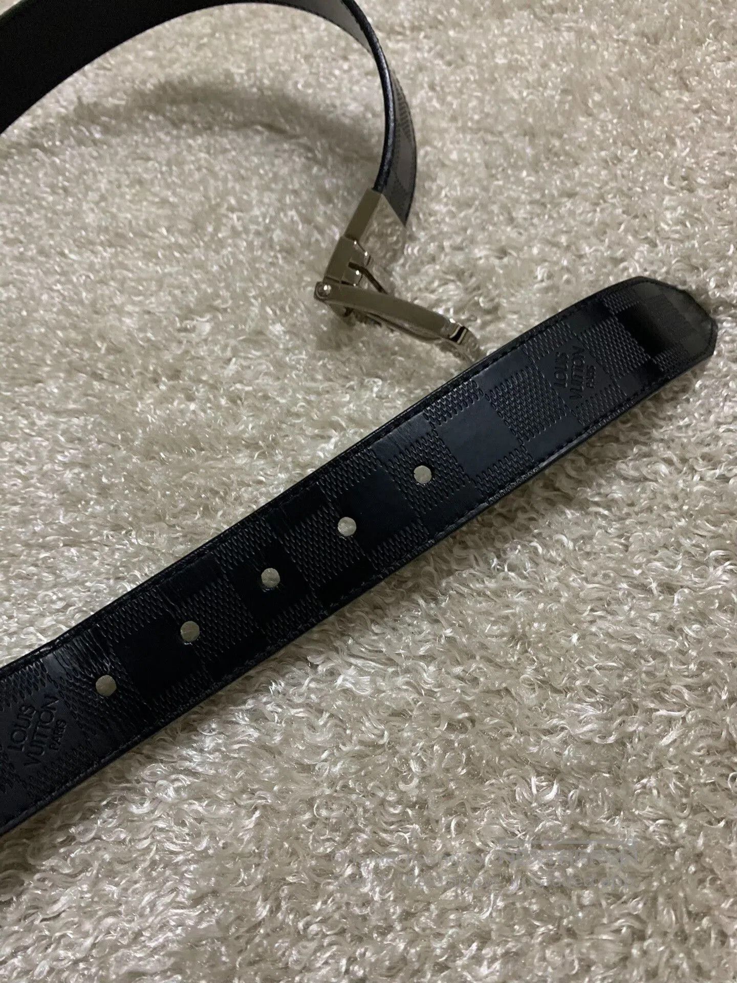 Louis Vuitton Louis Vuitton Men's Reversible Belt. Size ONE SIZE - 6 Thumbnail