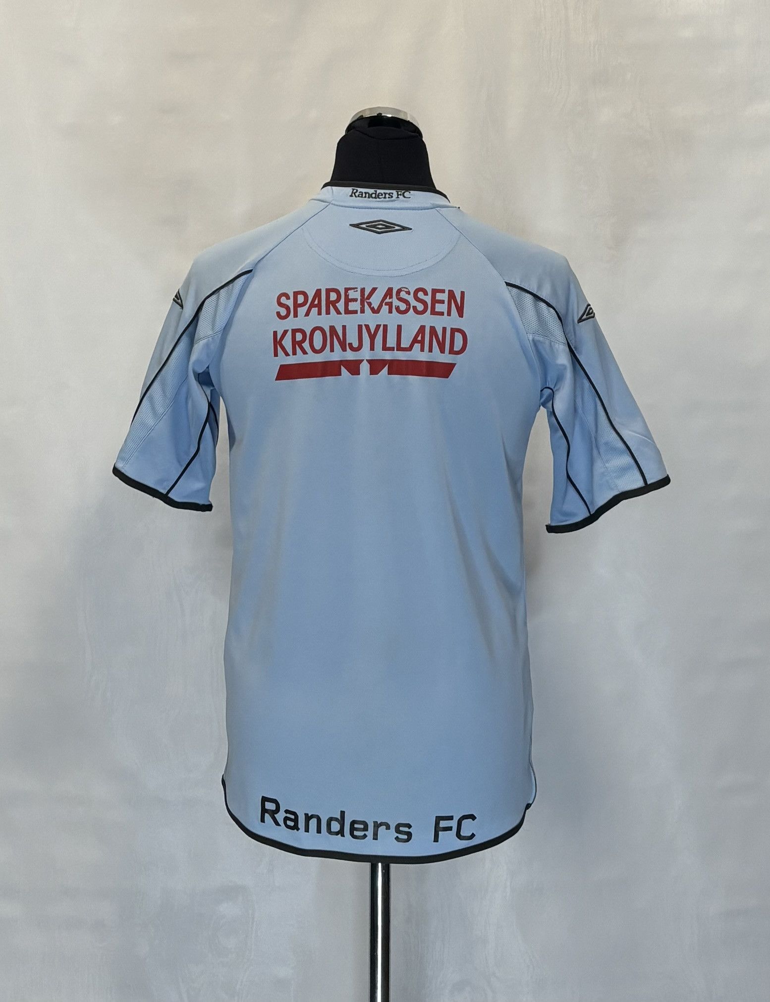 Umbro Randers FC 2009/2010 Umbro Football Jersey Size S Size US S / EU 44-46 / 1 - 2 Thumbnail