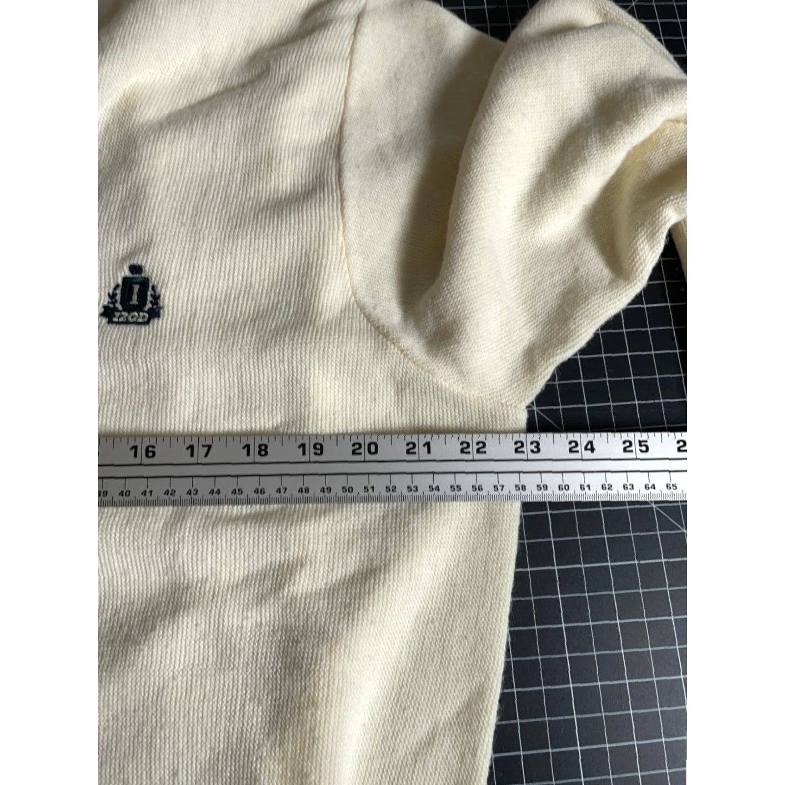 Izod VINTAGE IZOD Cardigan Sweater Mens XL Ivory Lightweight Knit 70s 80s 90s Dad Hipster Retro Embroidered USA Made Size US XL / EU 56 / 4 - 5 Thumbnail