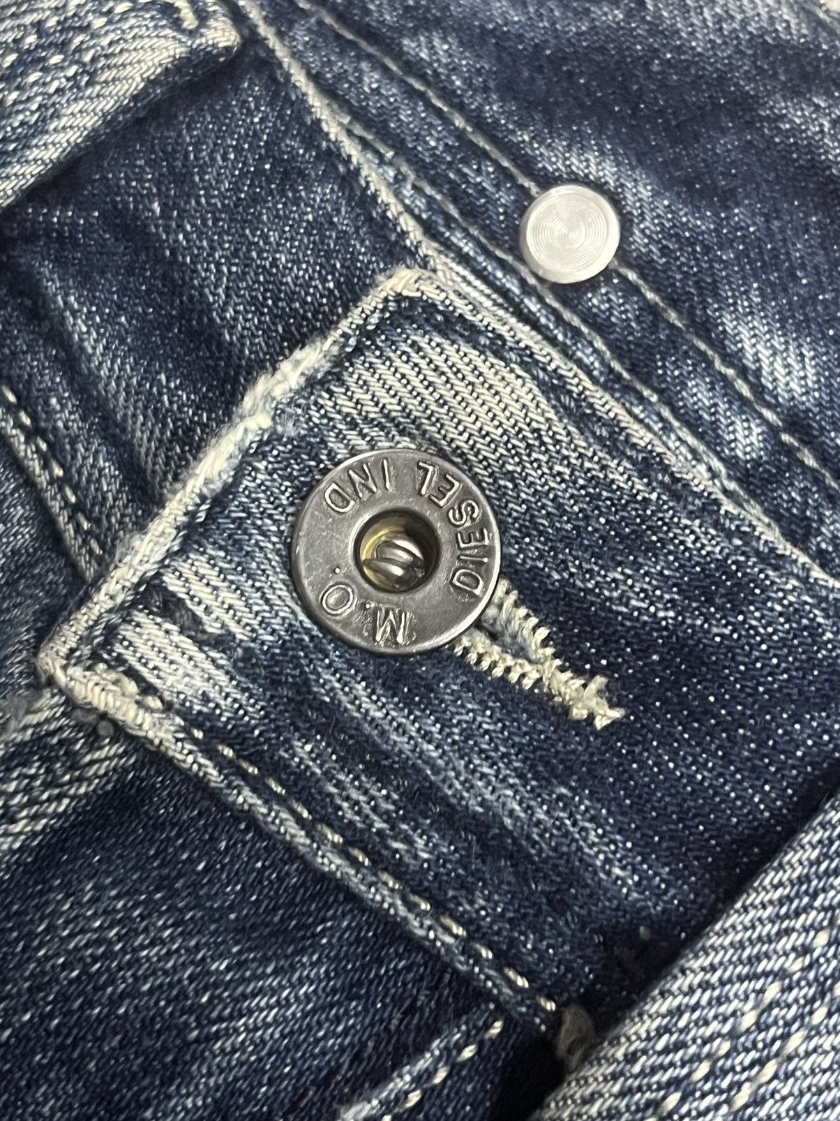 Diesel ⚡️Ripped⚡️Vintage Diesel Blue Eyecons 2010/2 Edition Blue Jean Size US 28 / EU 44 - 5 Thumbnail