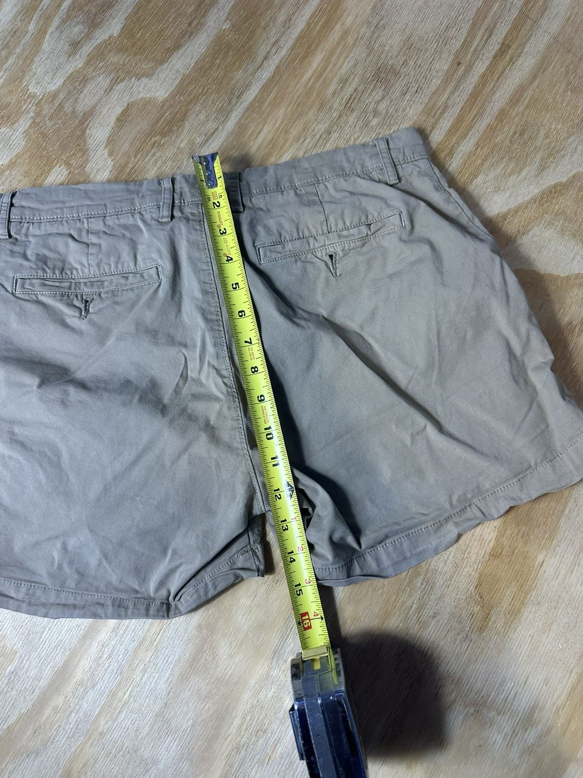 Other Classic Khaki Shorts Mens Tan Casual Size 31 Classic Fit Size US 31 - 6 Thumbnail