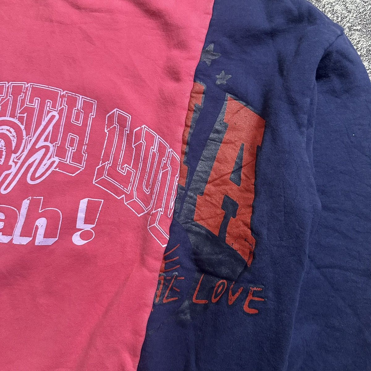 Band Tees BTS Official Sweatshirt "BOY WITH LUV" Size XL / US 12-14 / IT 48-50 - 3 Thumbnail