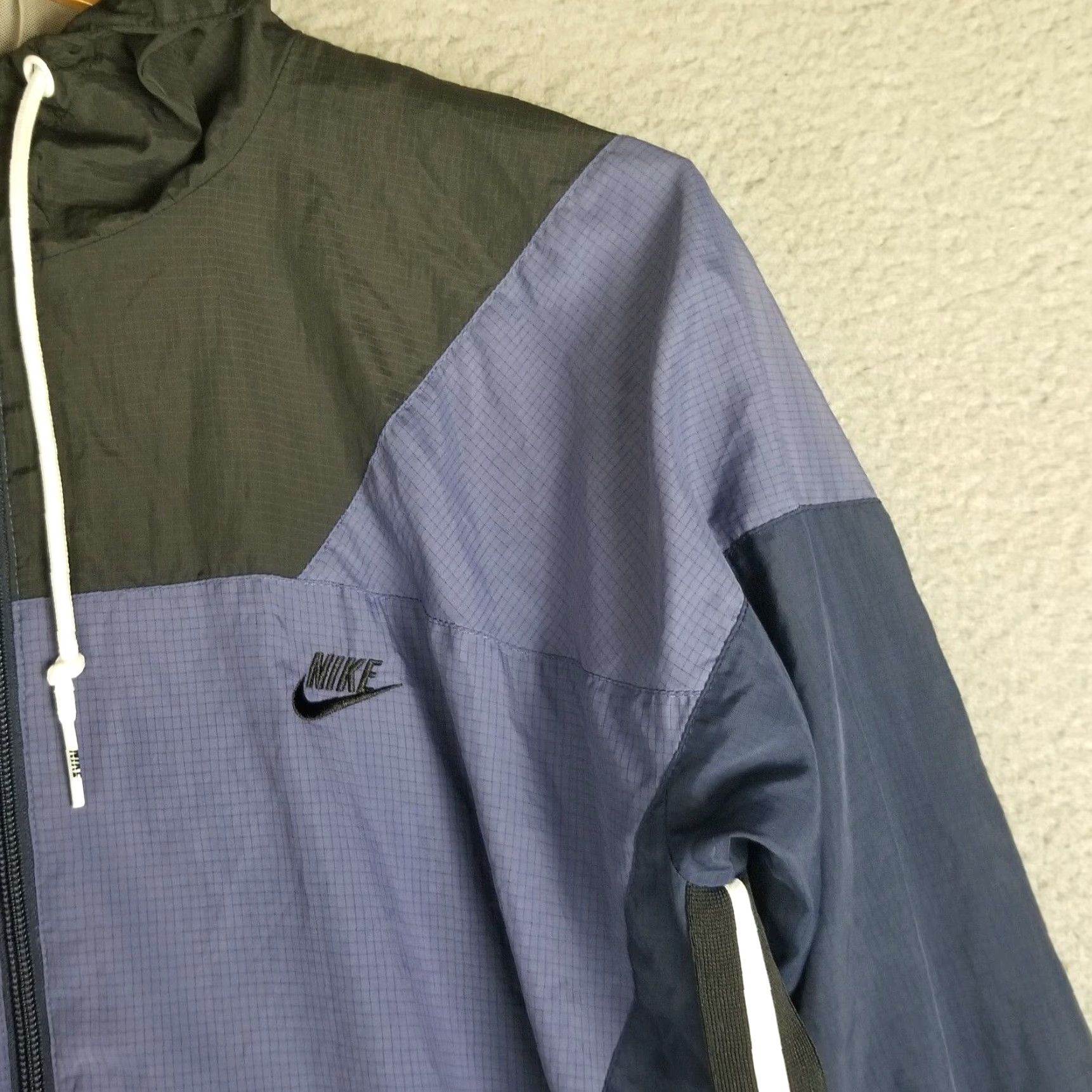Nike NIKE Windrunner Jacket Kid Medium Purple Multicolored Sports Track Jacket Boys Teens Brand Nike Windrunner Pulse Activewear 90s Theme? Size US M / EU 48-50 / 2 - 5 Thumbnail