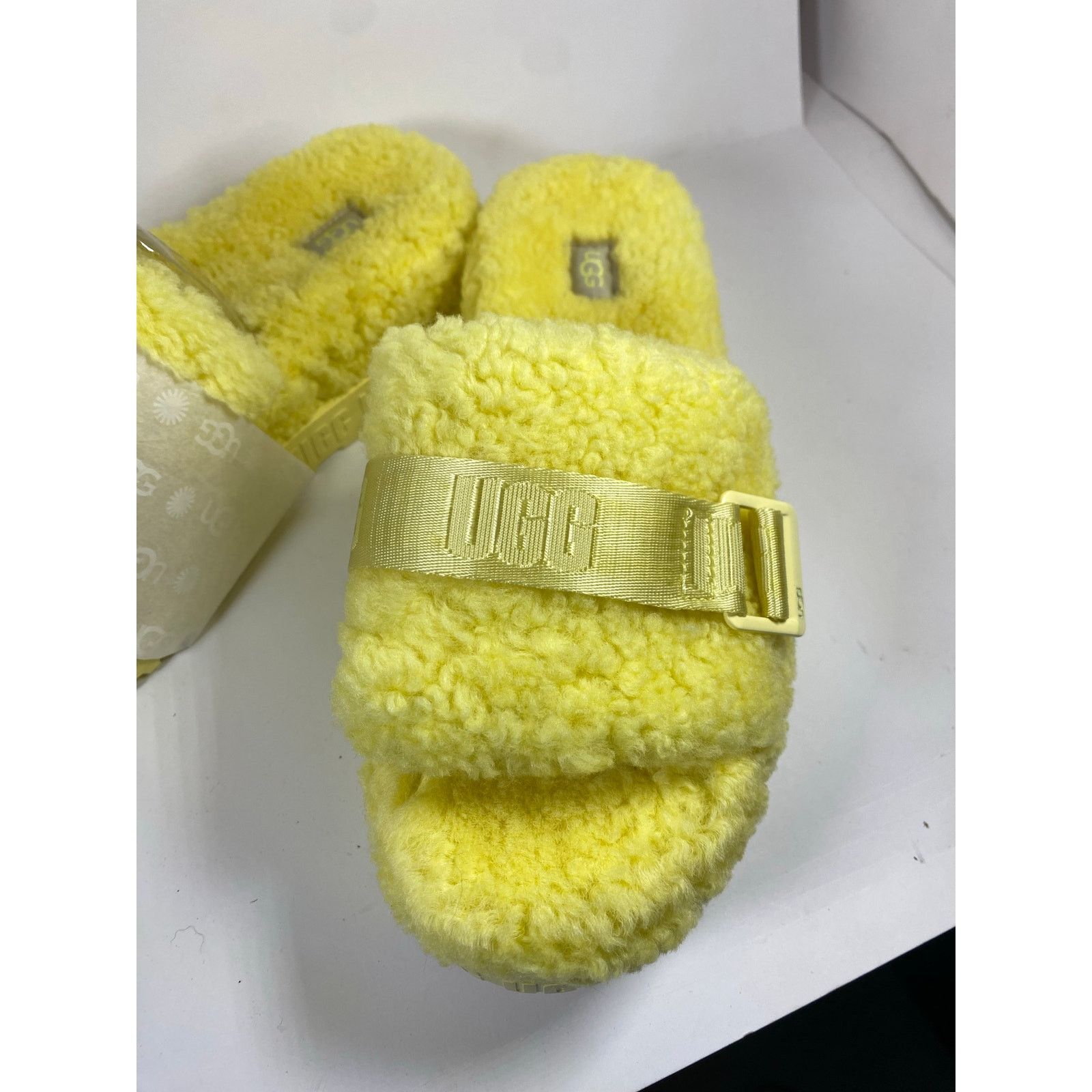 Ugg UGG Fluffita Yellow Slippers NWT W10 Size US 10 / IT 40 - 1 Thumbnail