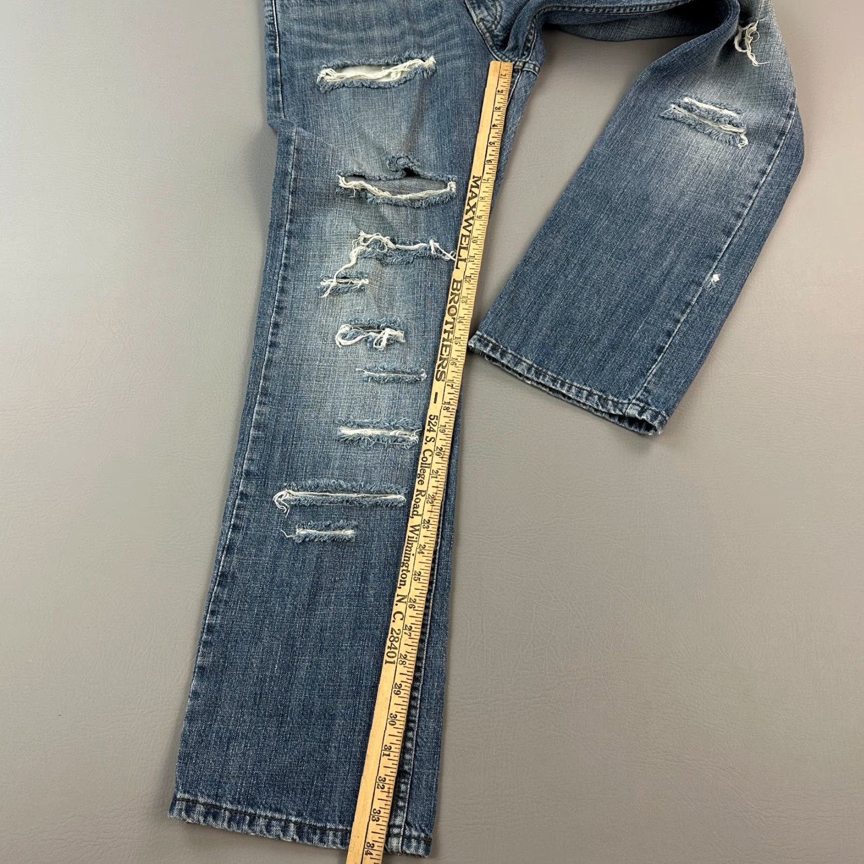 Levi's Levis Jeans Mens 34x34 Medium Wash Denim Straight Fit Distressed Casual Size US 34 / EU 50 - 2 Thumbnail