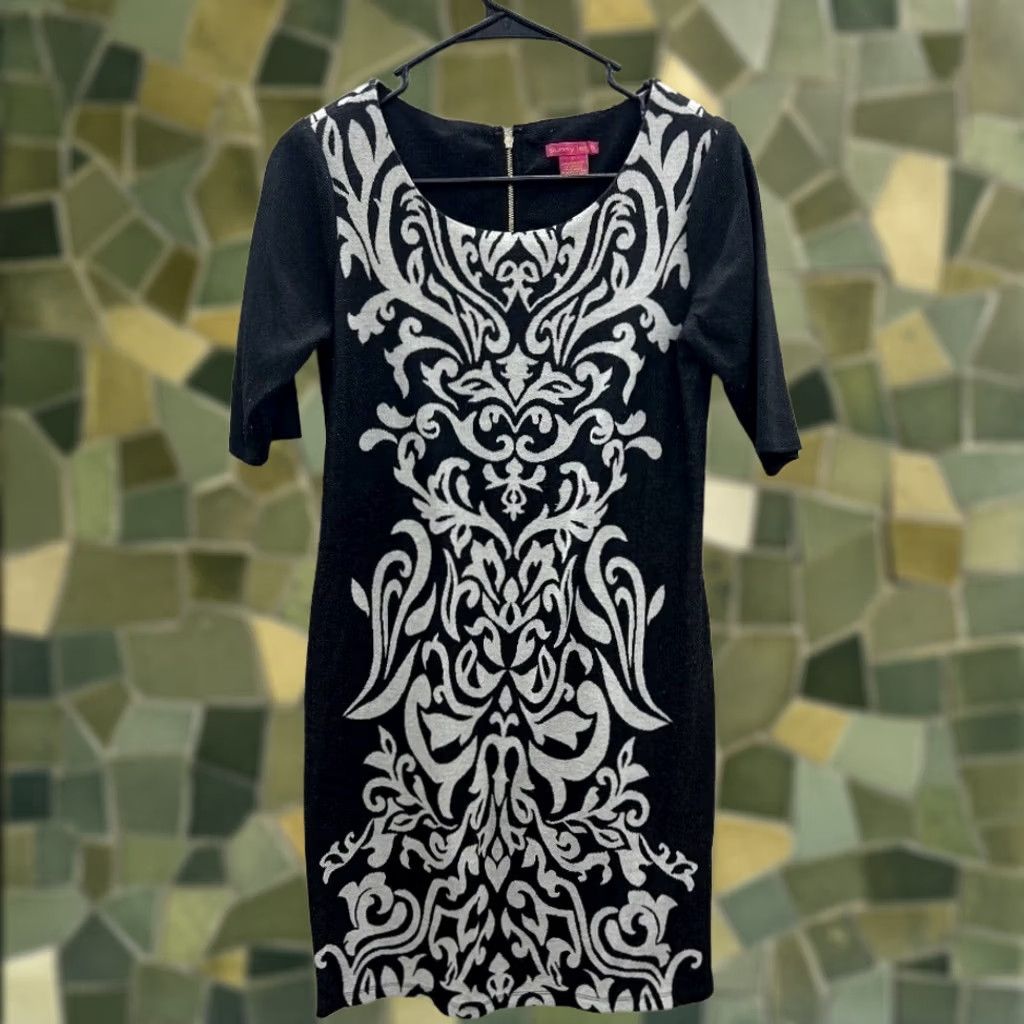 Vintage Womens Sunny Leigh Damask Design Sweater Dress Size Small Black & Tan Dress Length Knee Length Short Sleeve Vintage No Size S / US 4 / IT 40 - 1 Thumbnail